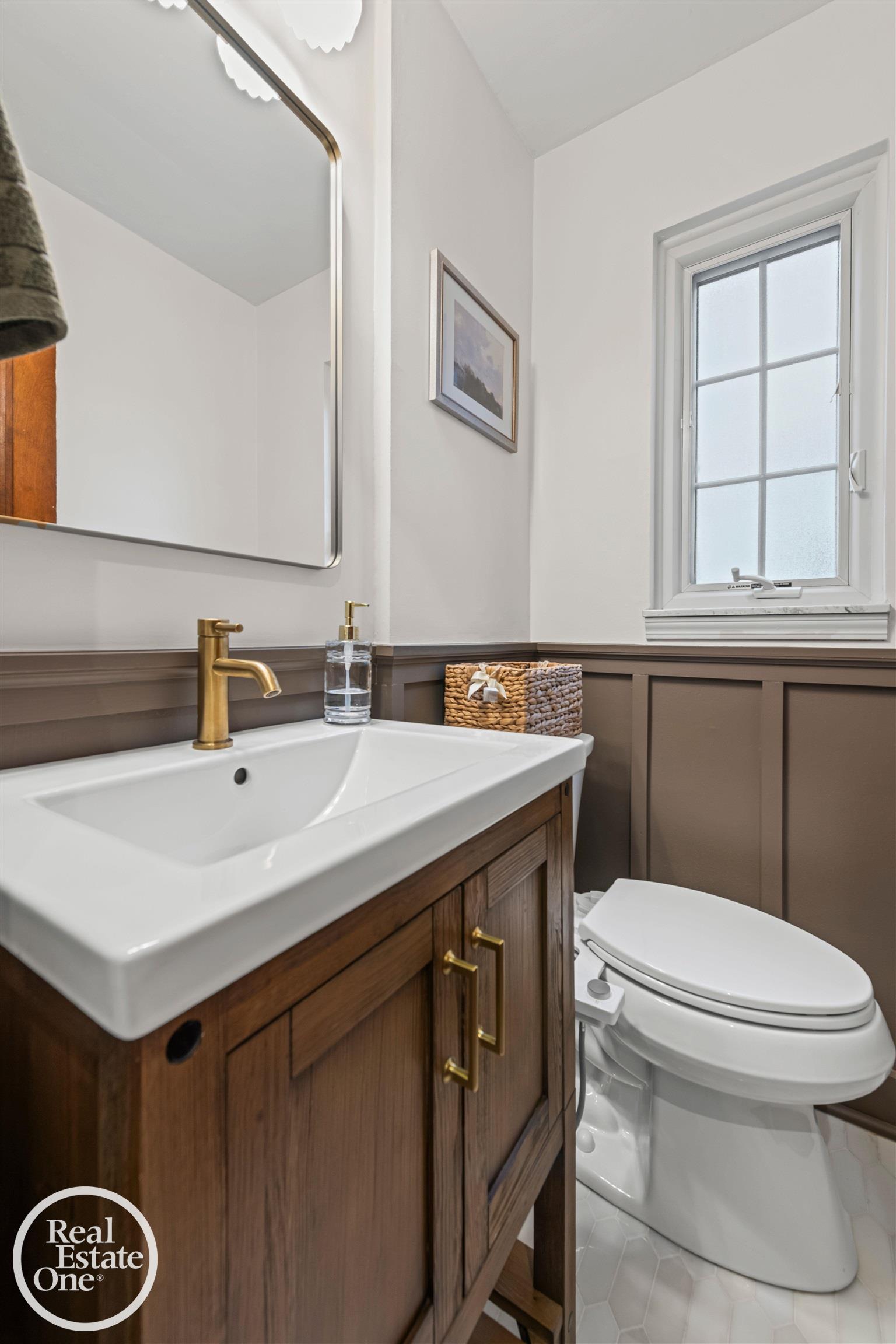 256 Fisher Road, Grosse Pointe Farms, MI, 48230