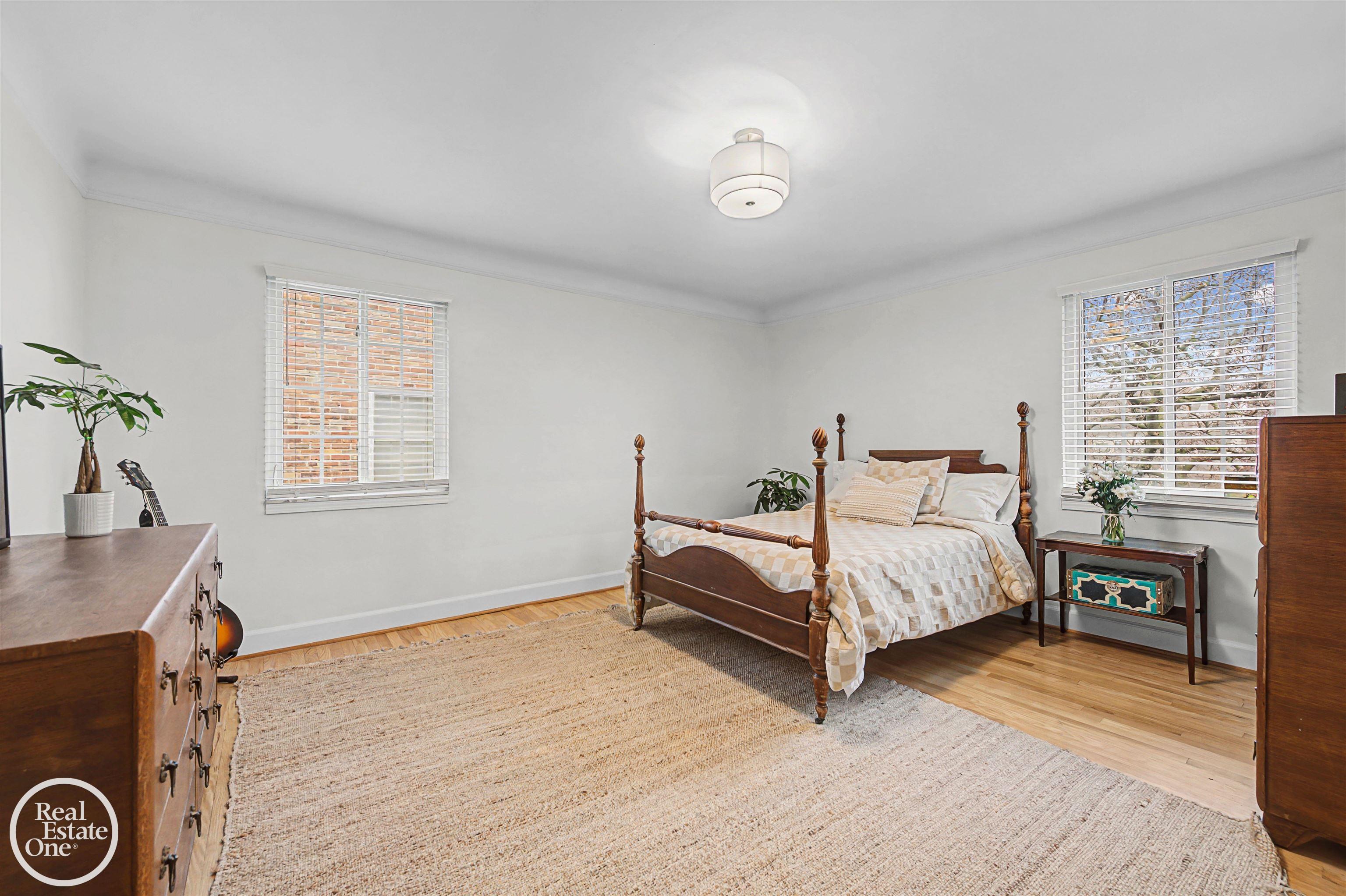 256 Fisher Road, Grosse Pointe Farms, MI, 48230