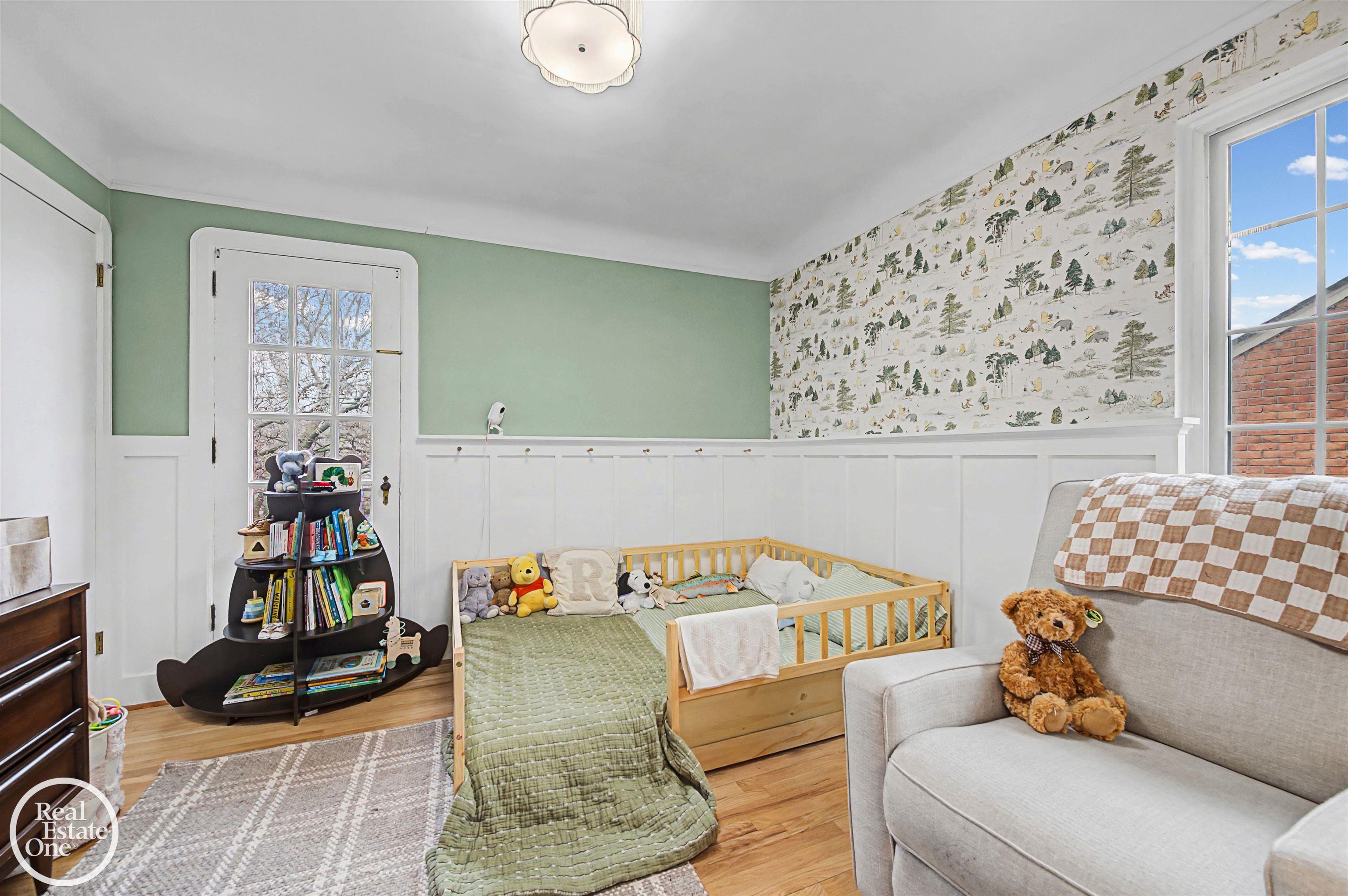 256 Fisher Road, Grosse Pointe Farms, MI, 48230