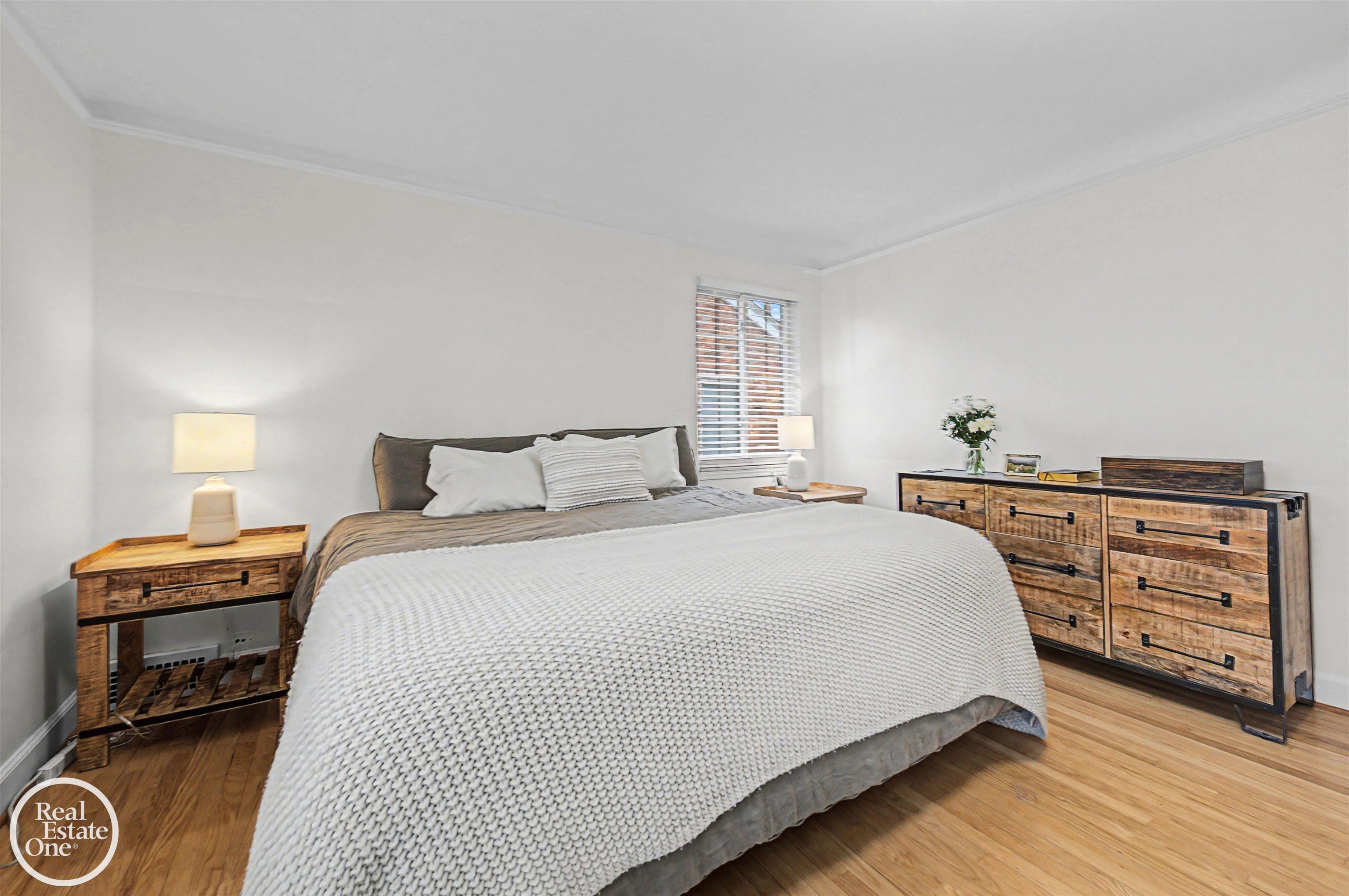 256 Fisher Road, Grosse Pointe Farms, MI, 48230