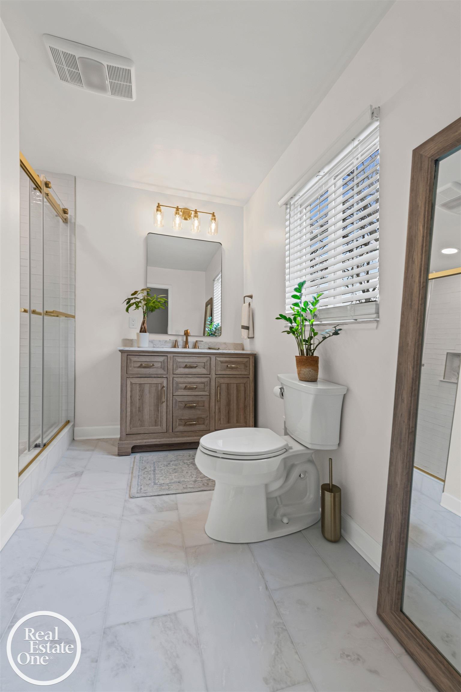 256 Fisher Road, Grosse Pointe Farms, MI, 48230