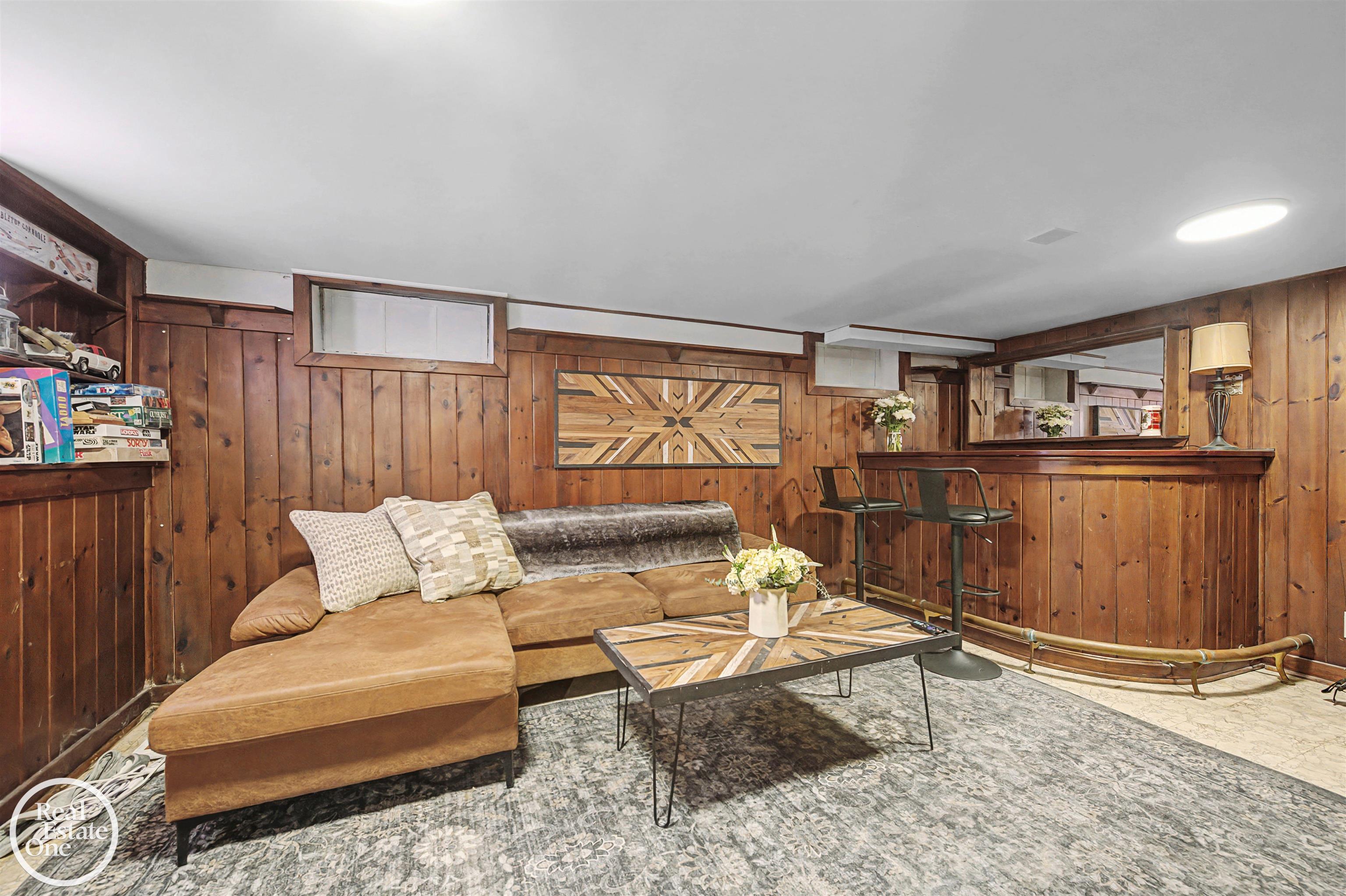 256 Fisher Road, Grosse Pointe Farms, MI, 48230