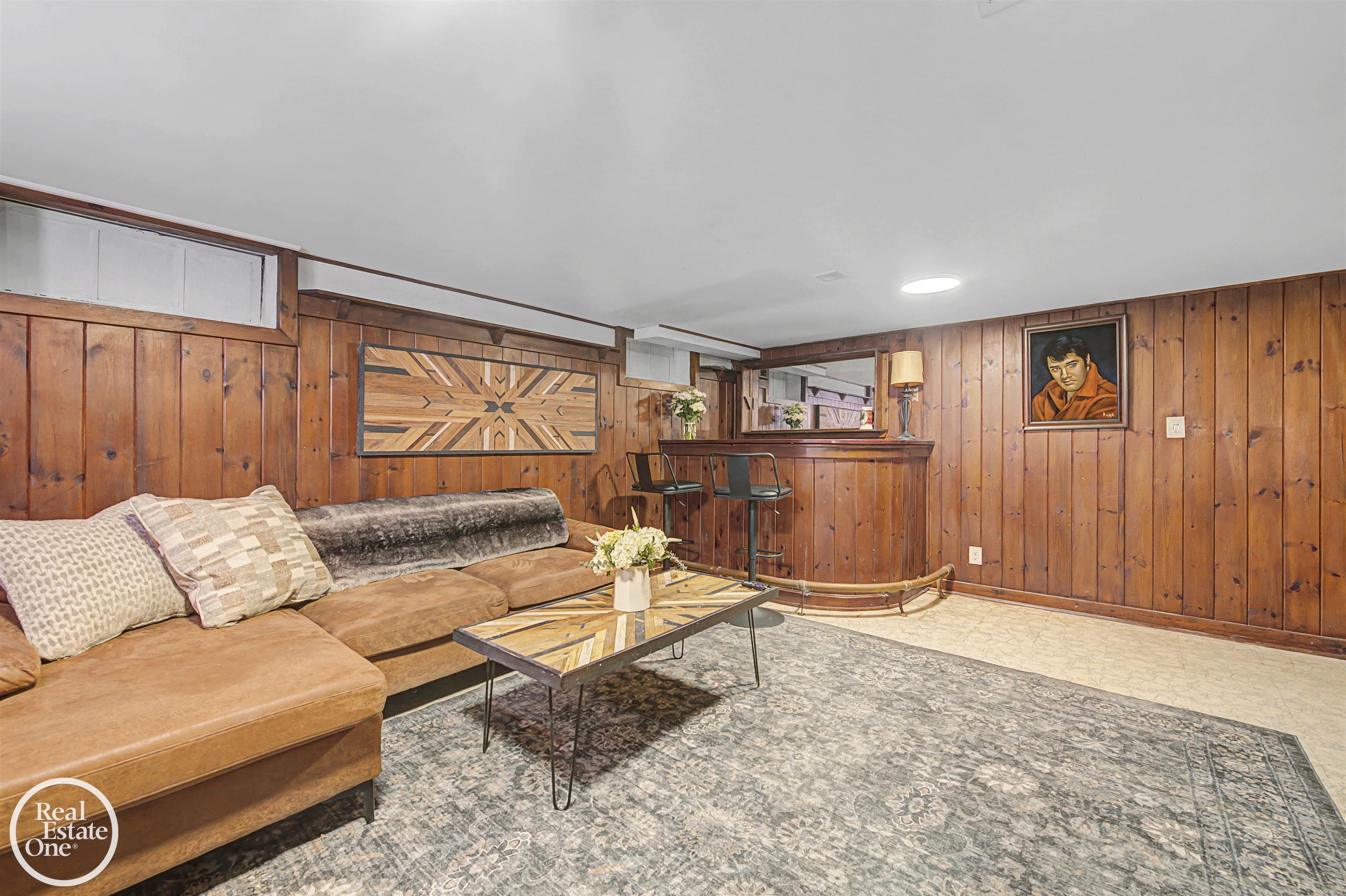 256 Fisher Road, Grosse Pointe Farms, MI, 48230