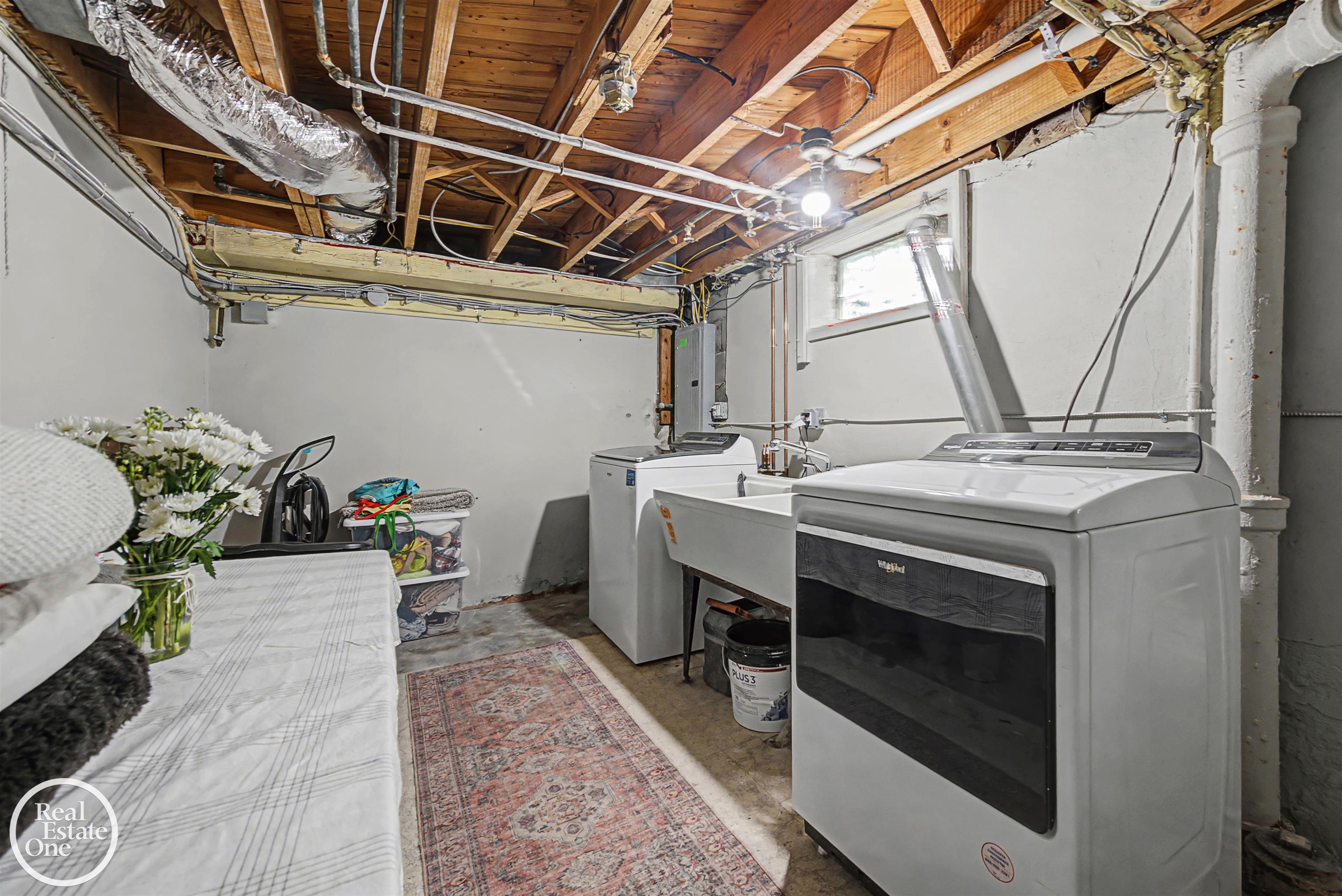 256 Fisher Road, Grosse Pointe Farms, MI, 48230