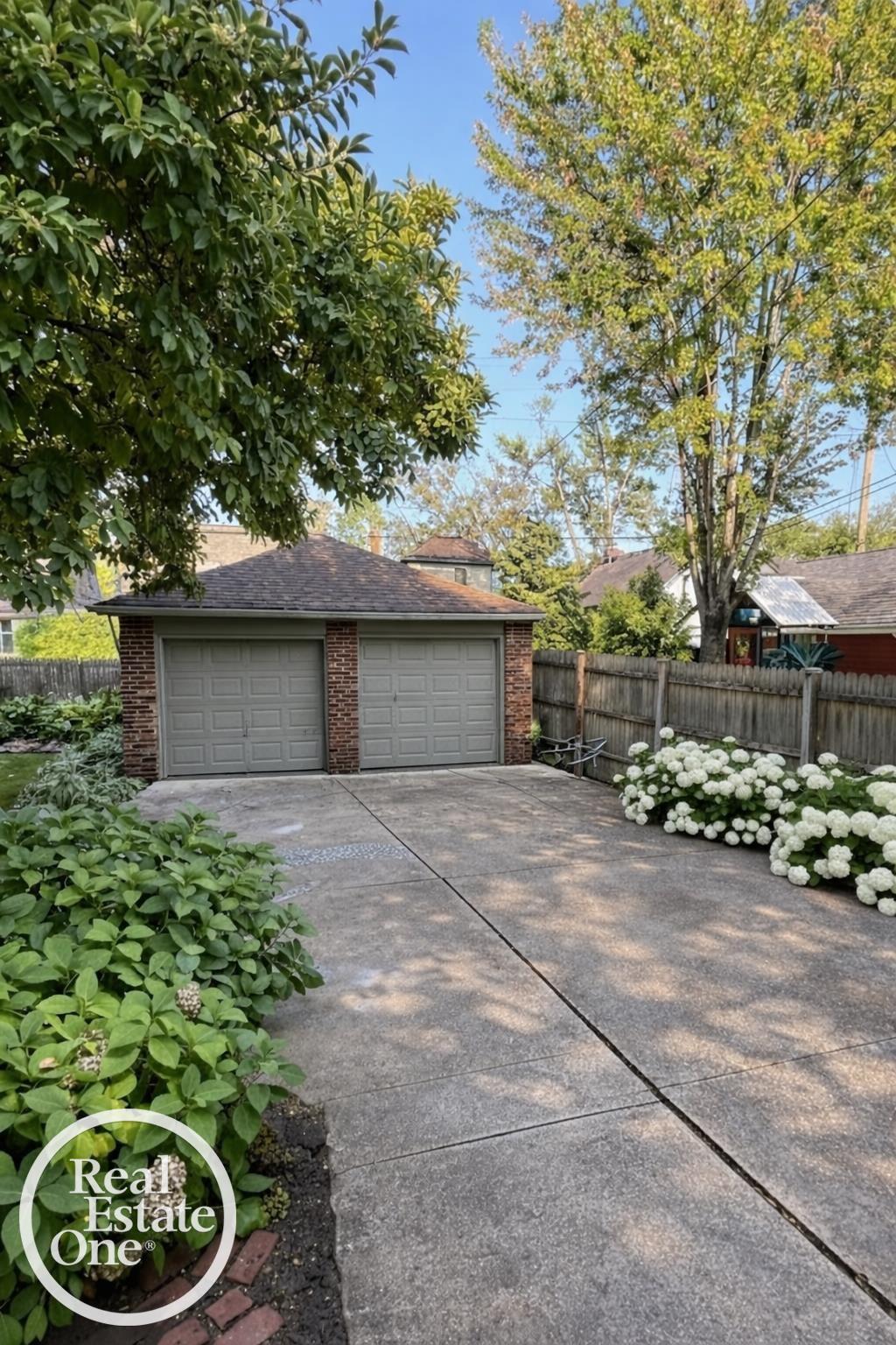 256 Fisher Road, Grosse Pointe Farms, MI, 48230