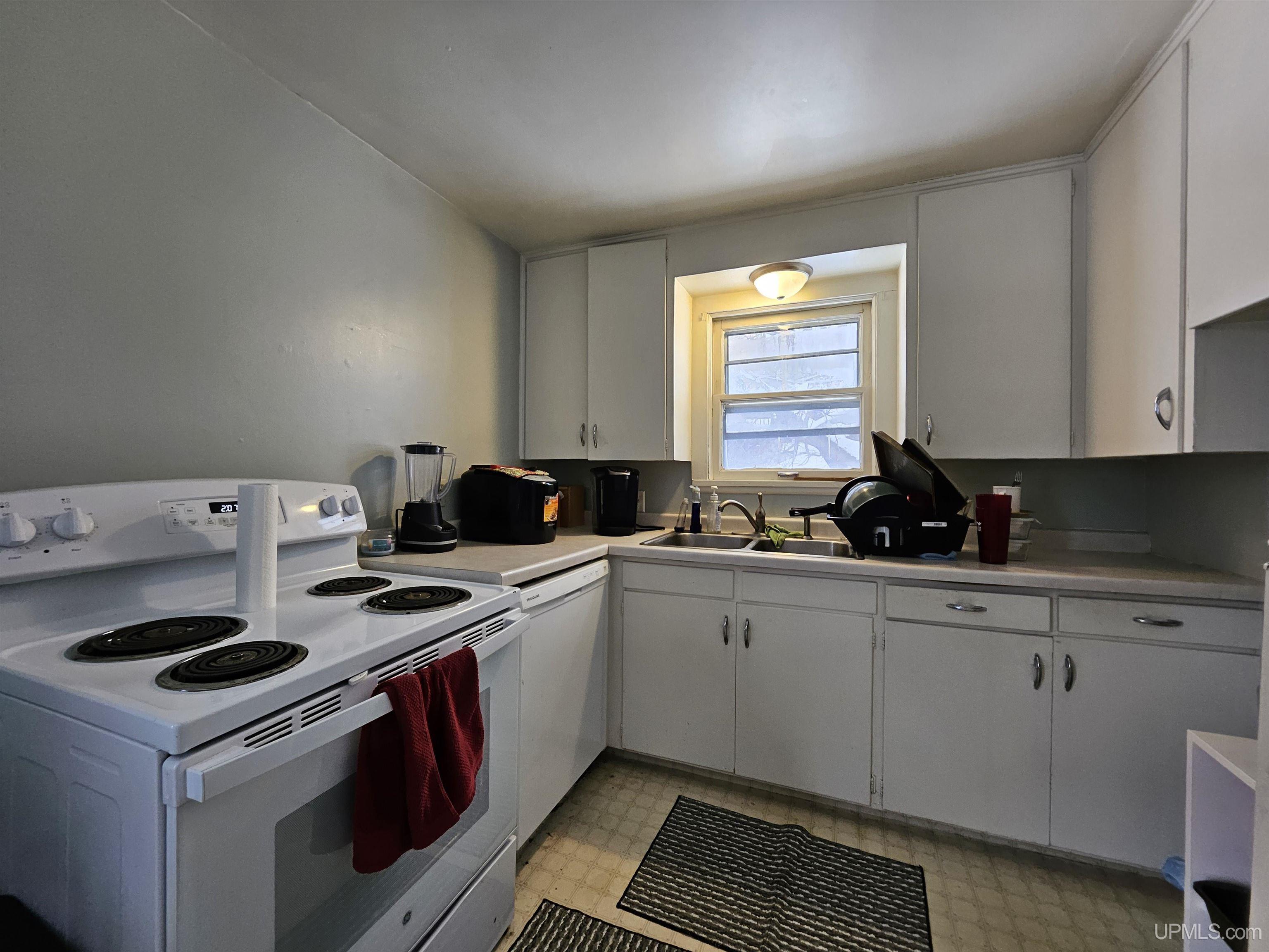 309 W Montezuma Avenue, Houghton, MI, 49931