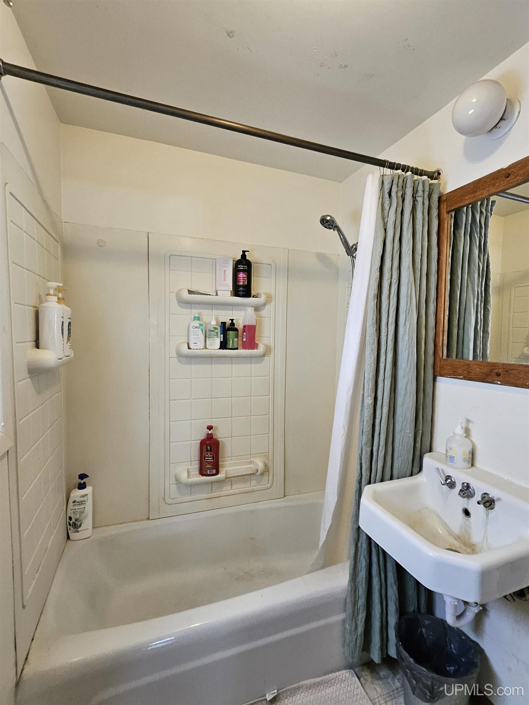 309 W Montezuma Avenue, Houghton, MI, 49931