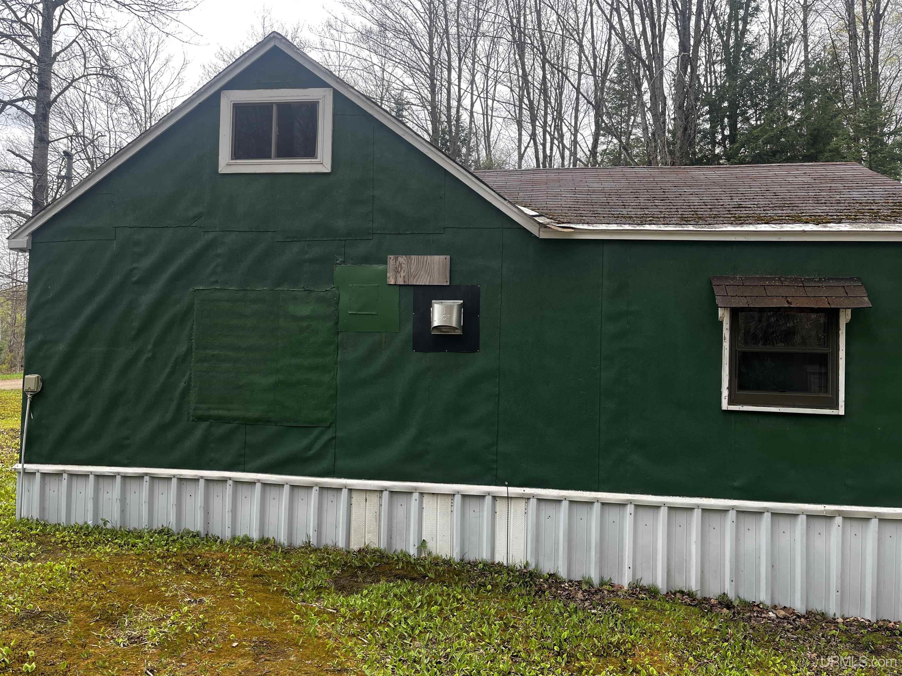 E 3946 Storm Road, Chatham, MI, 49816