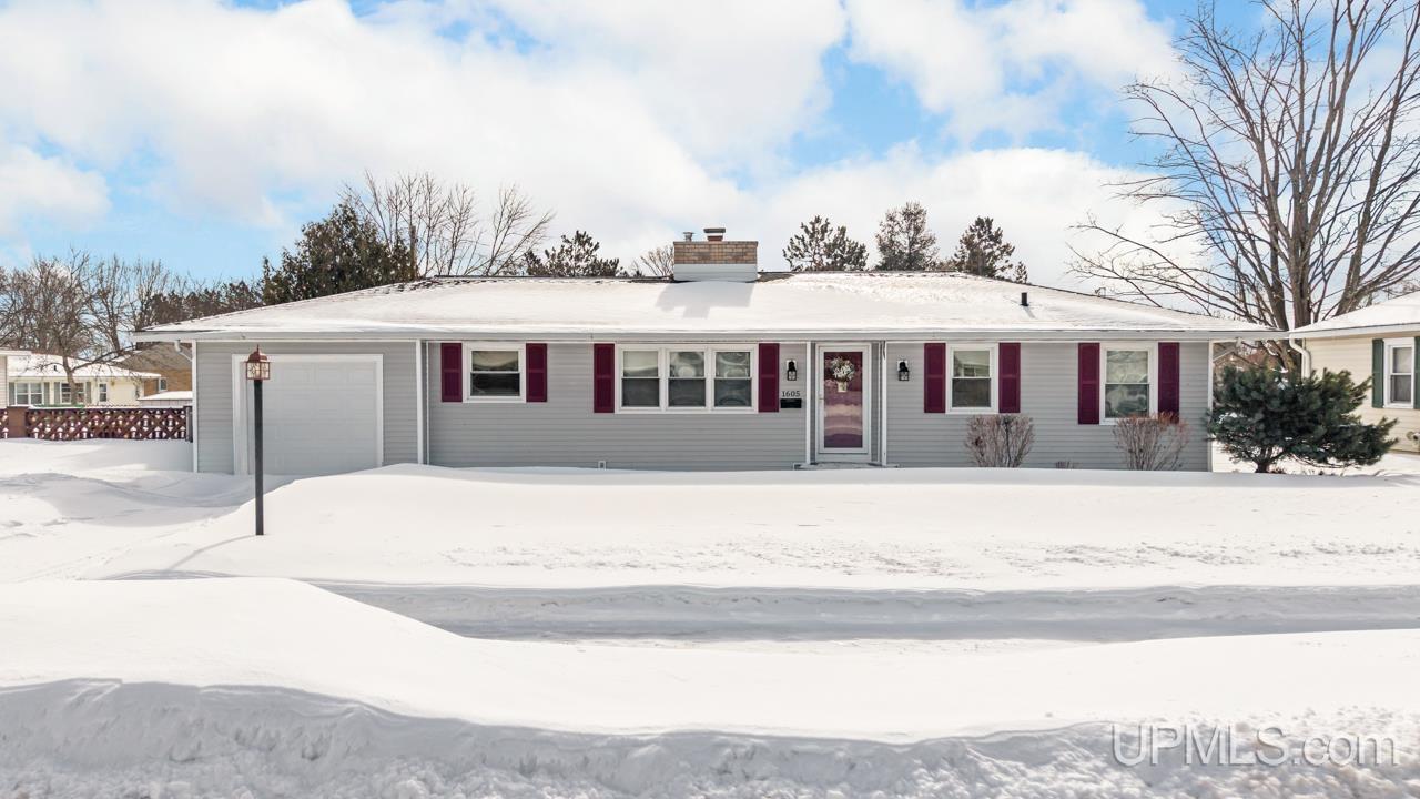 Homes for sale in Escanaba, MI | 1605 S 17th Ave, Escanaba, MI 49829 | MLS# 50200071