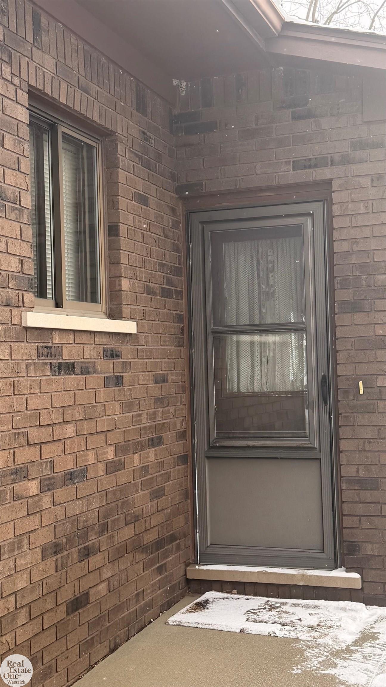 5374 Pointe Drive, East China, MI, 48054