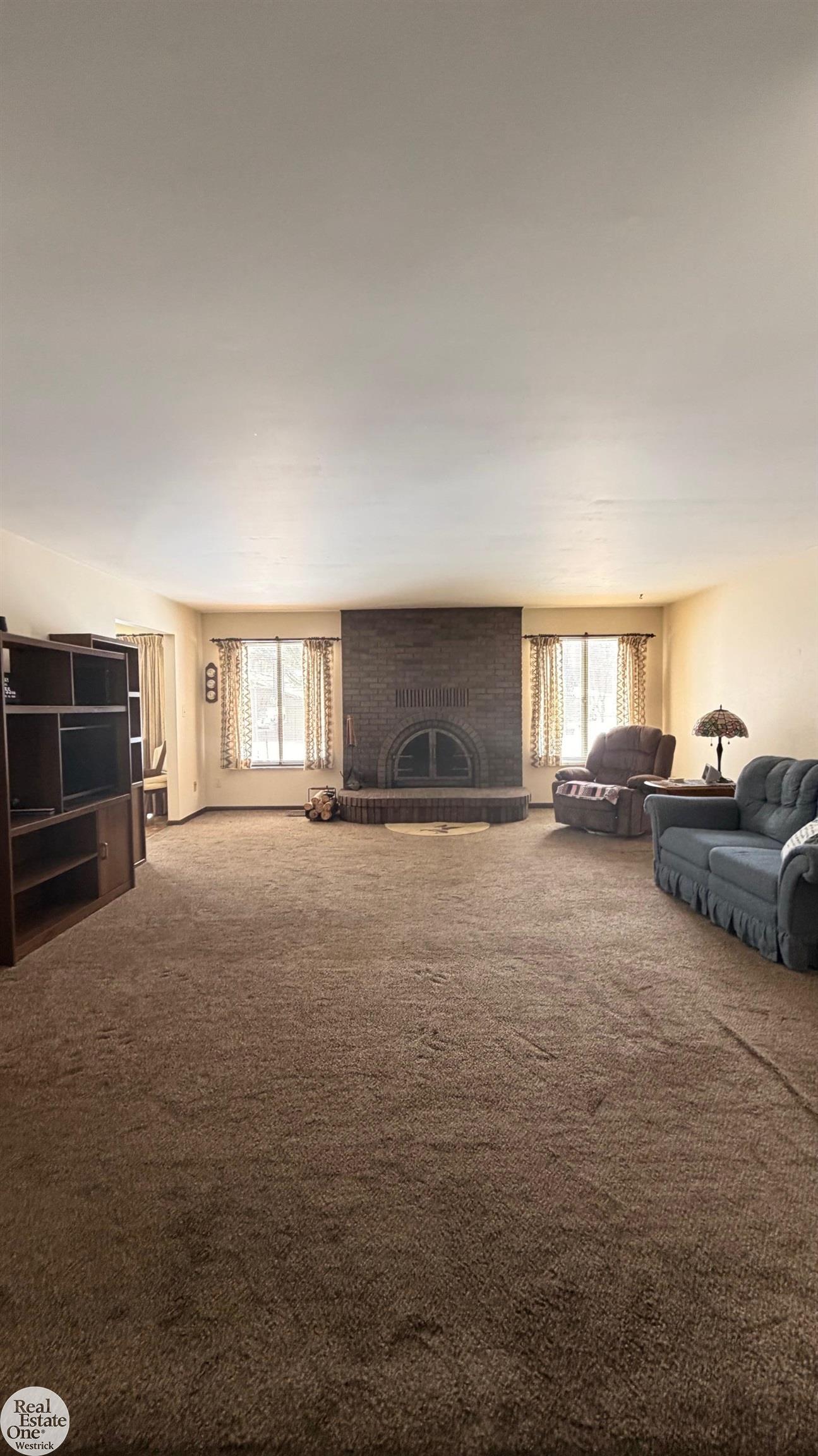 5374 Pointe Drive, East China, MI, 48054