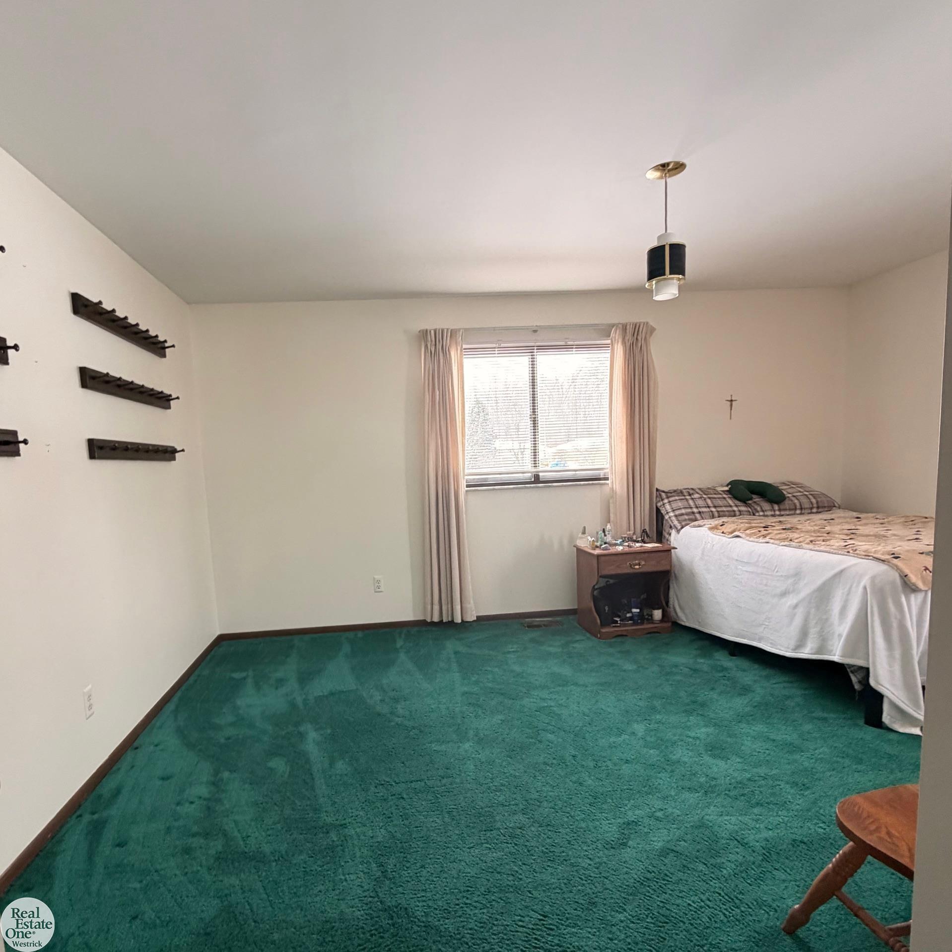 5374 Pointe Drive, East China, MI, 48054