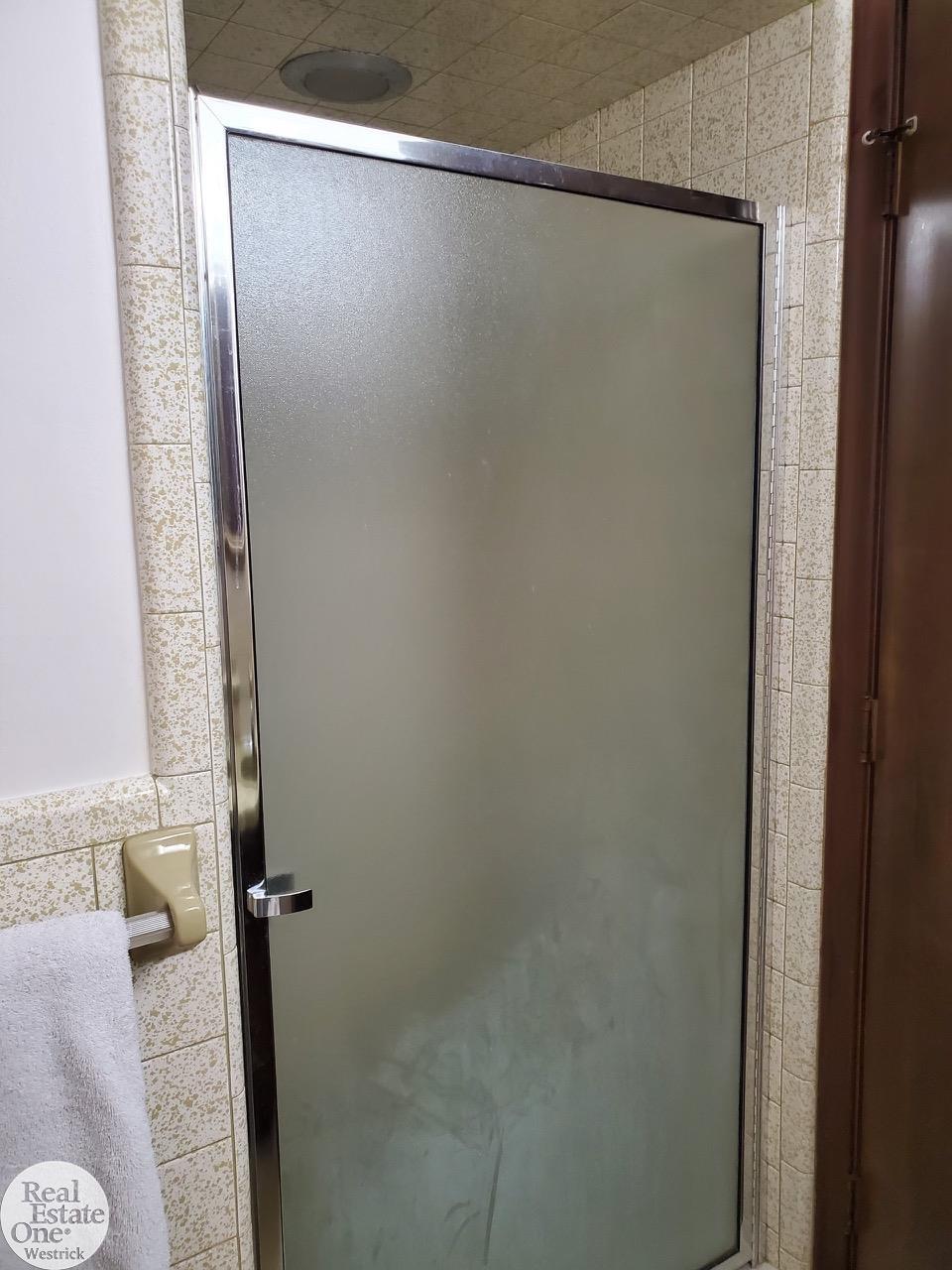 5374 Pointe Drive, East China, MI, 48054