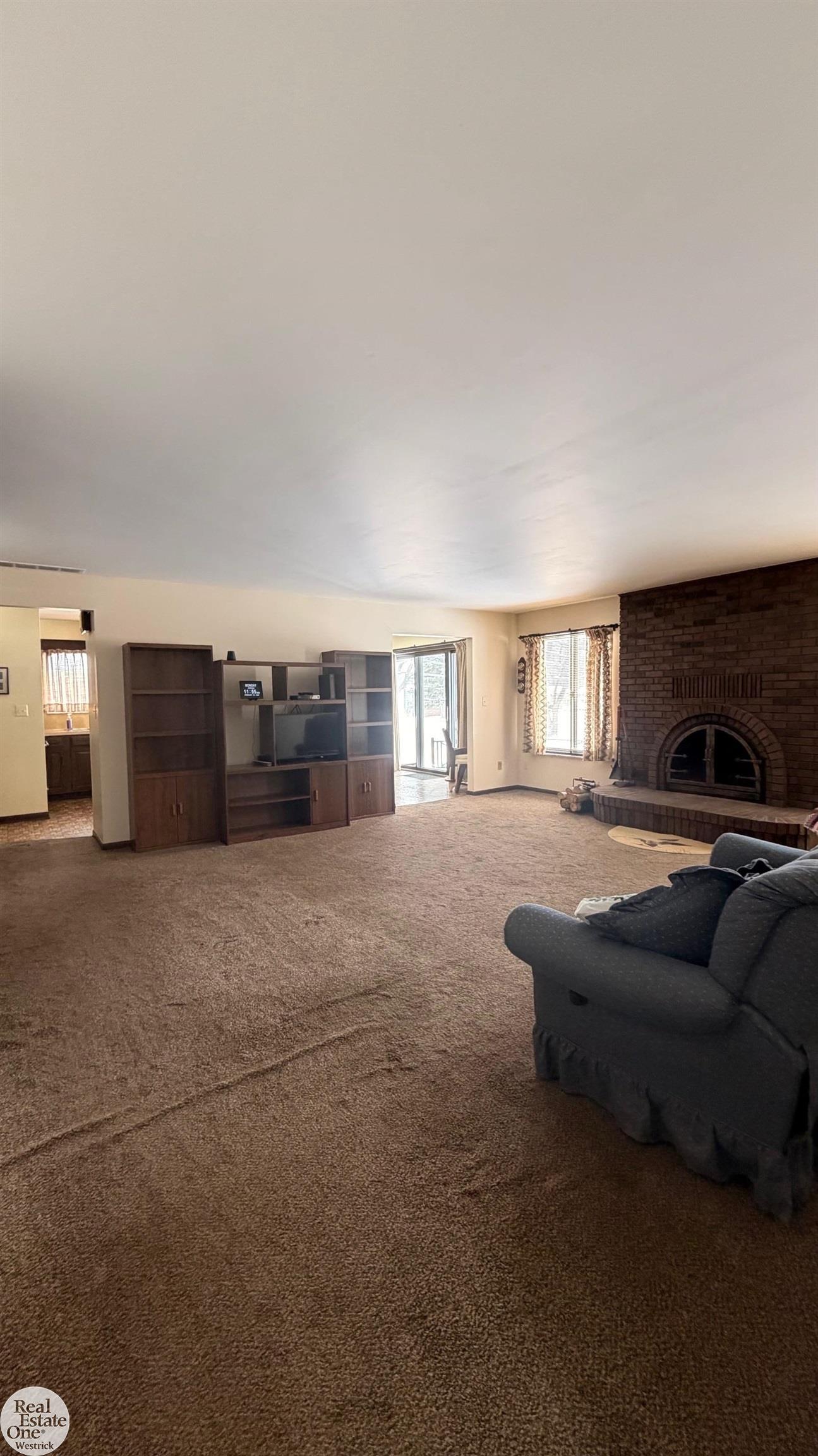 5374 Pointe Drive, East China, MI, 48054