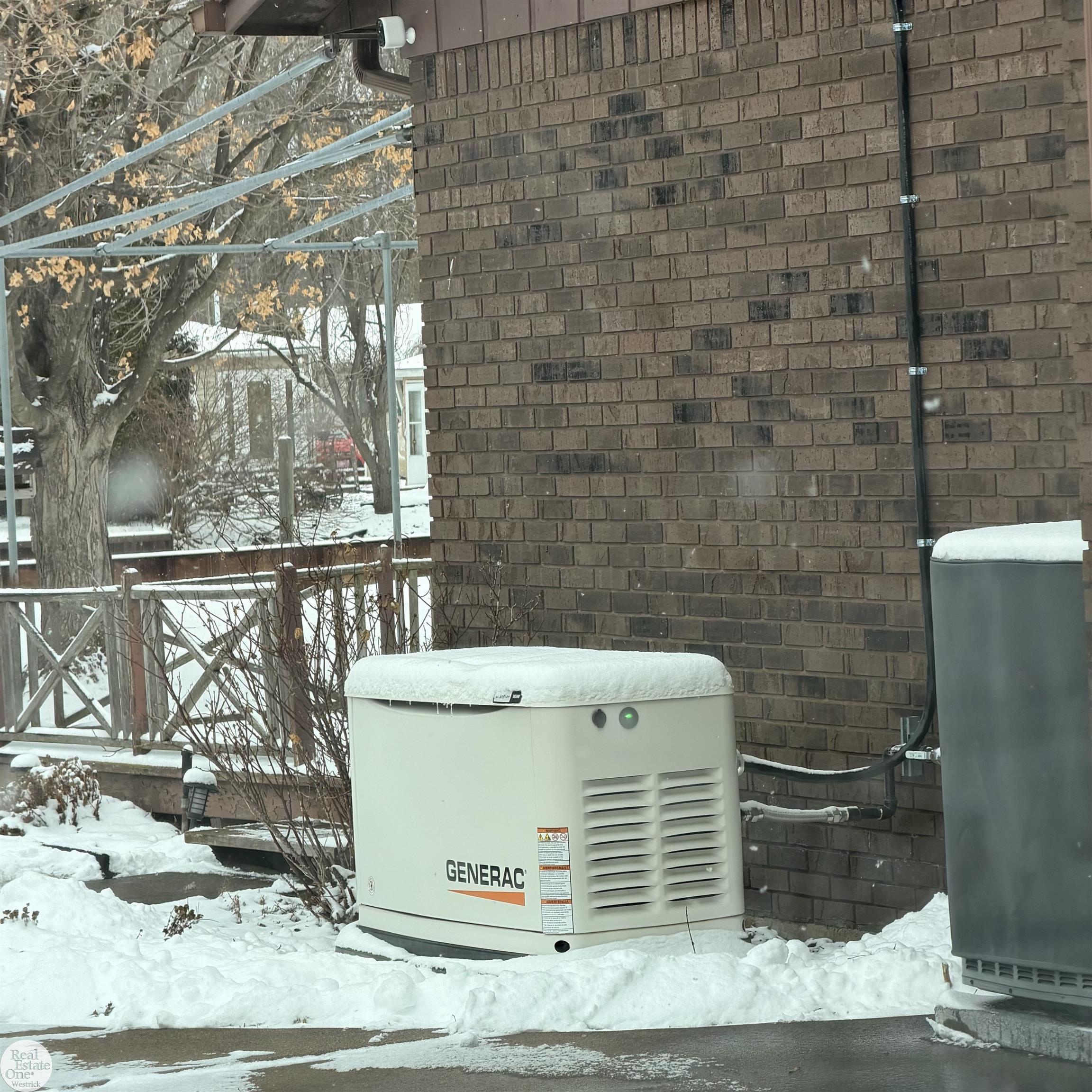 5374 Pointe Drive, East China, MI, 48054