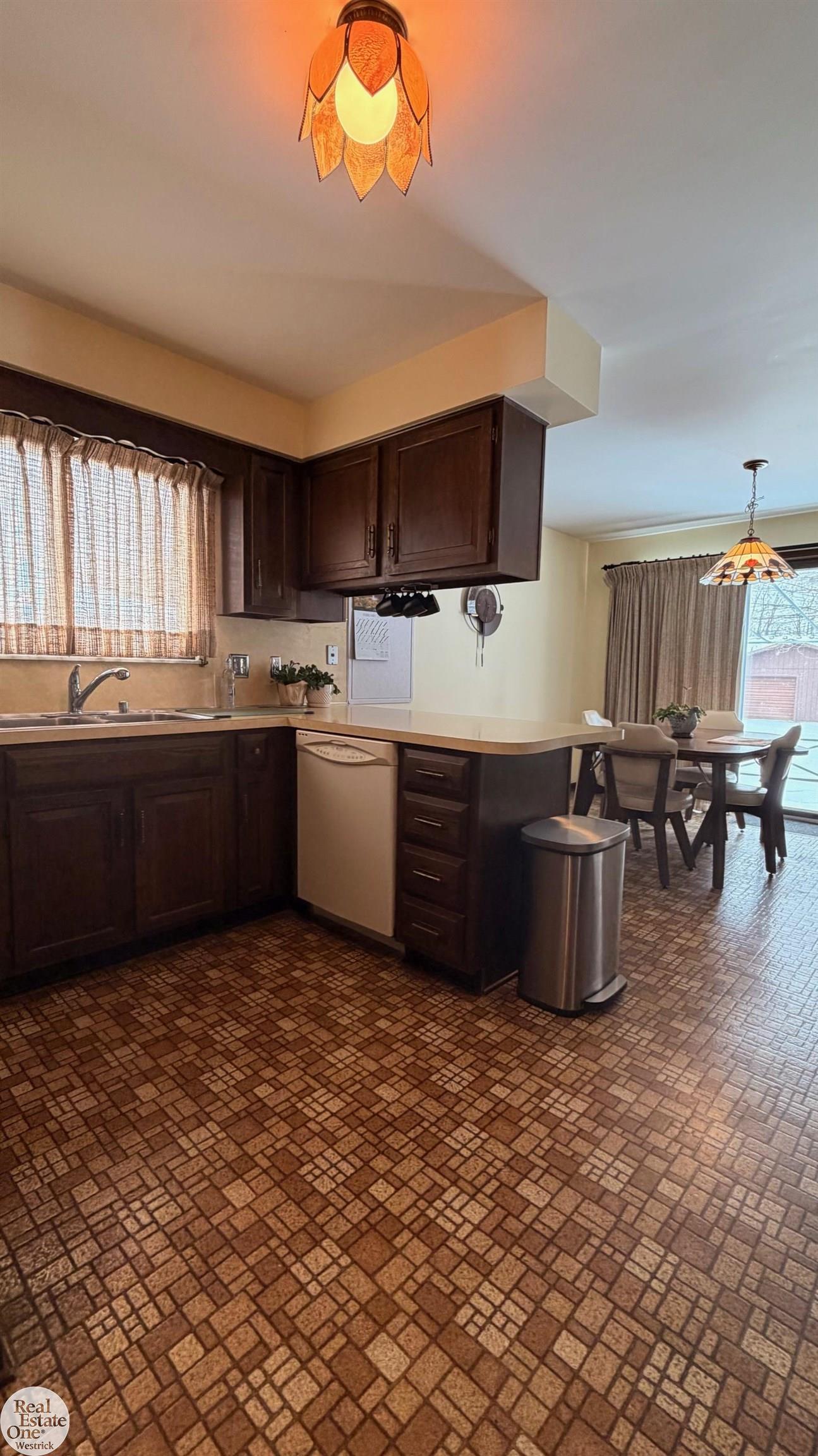 5374 Pointe Drive, East China, MI, 48054