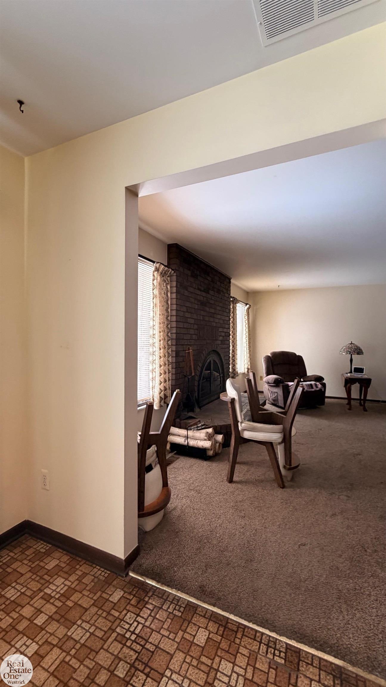 5374 Pointe Drive, East China, MI, 48054