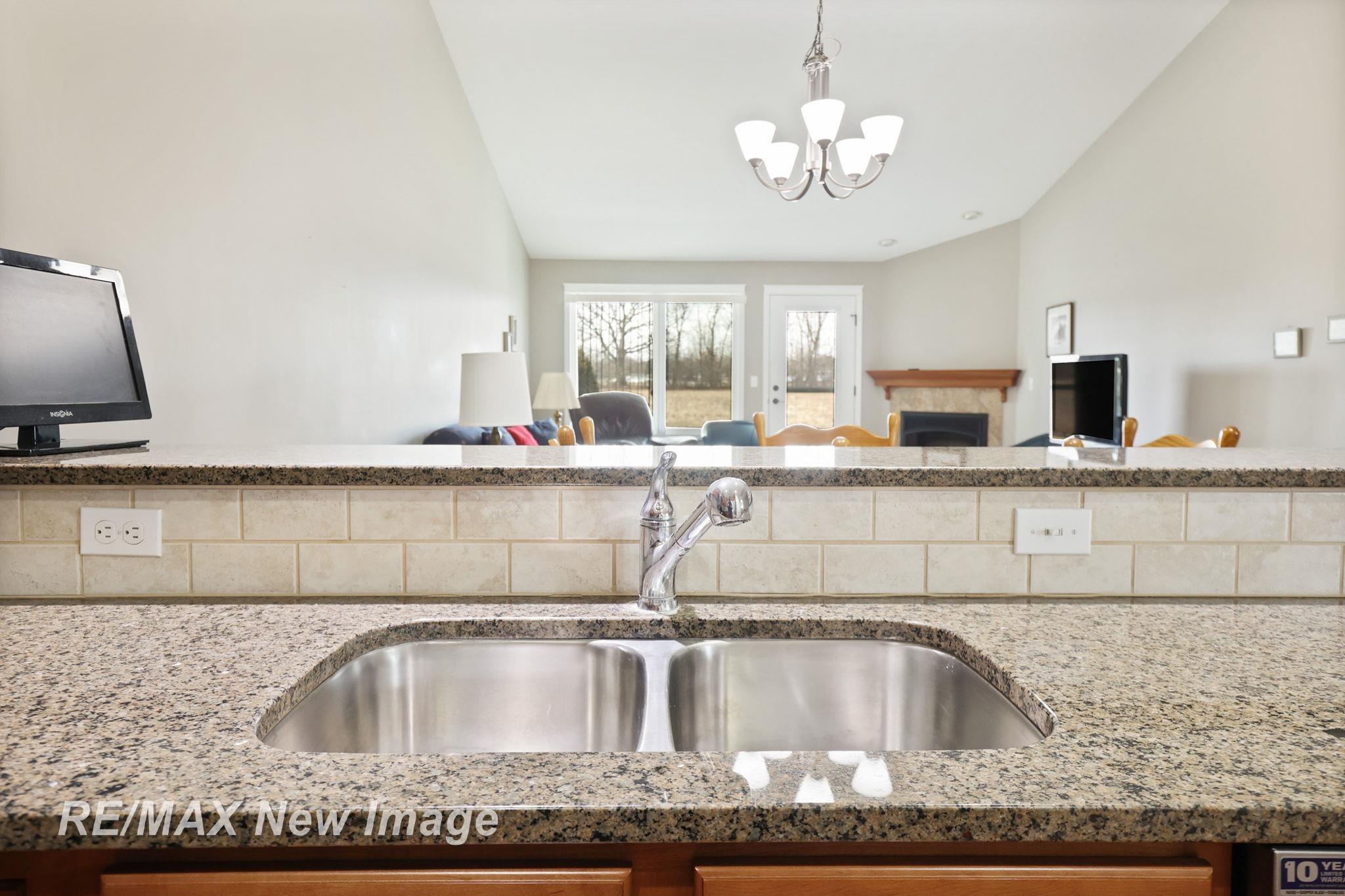 102 Tuscany Circle, Saginaw, MI, 48603