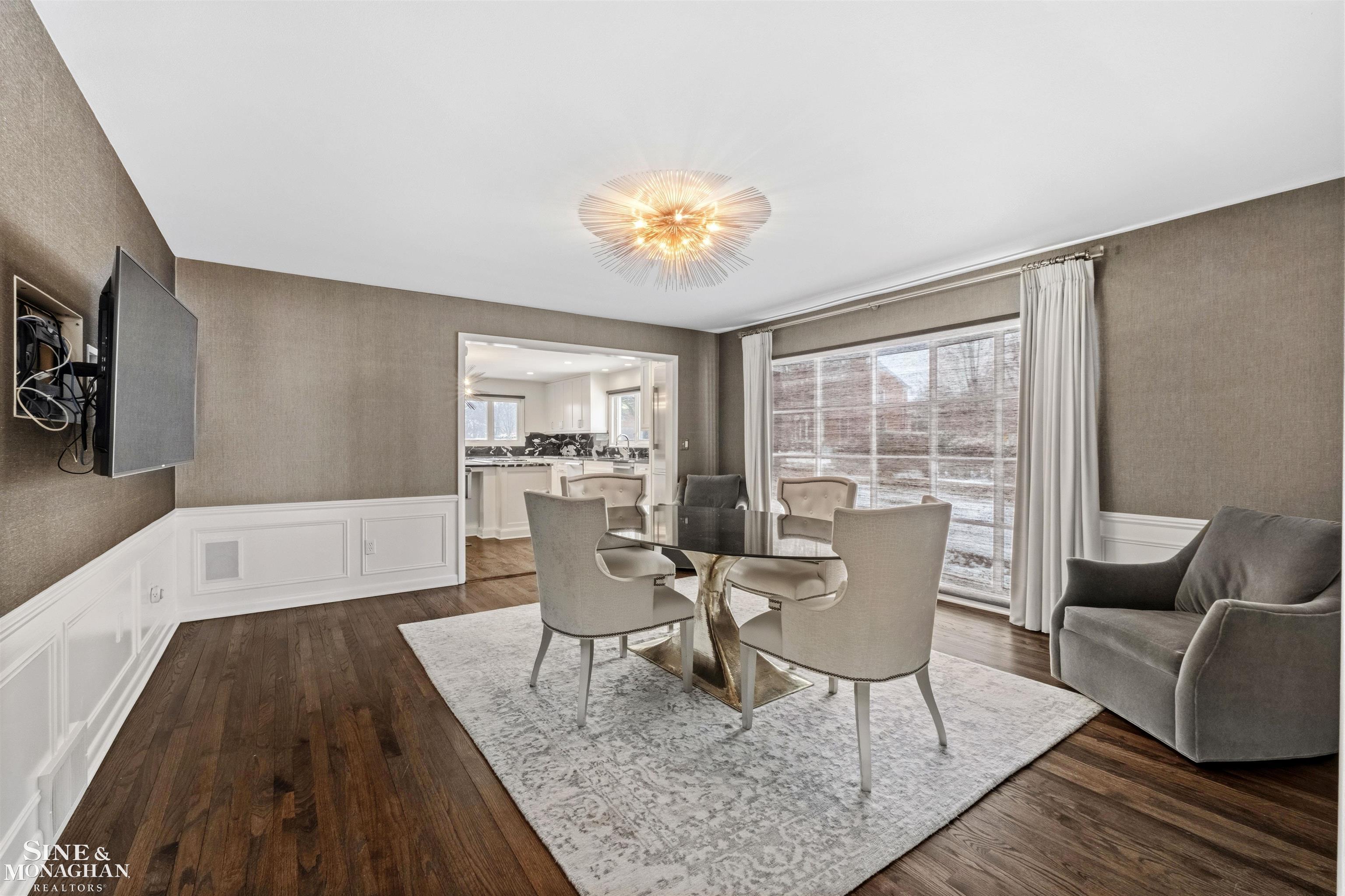 89 Lake Shore Road, Grosse Pointe Farms, MI, 48236