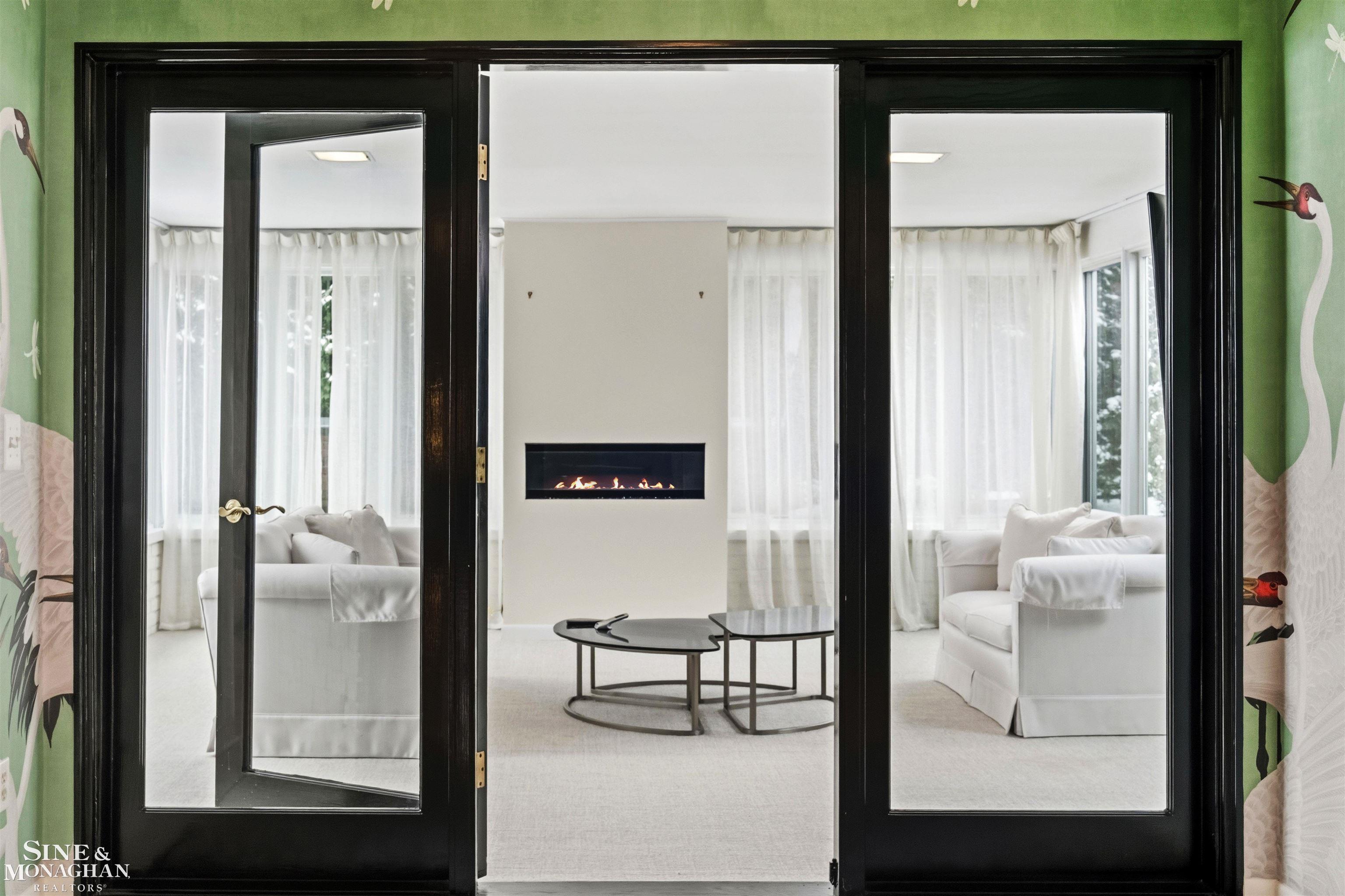 89 Lake Shore Road, Grosse Pointe Farms, MI, 48236