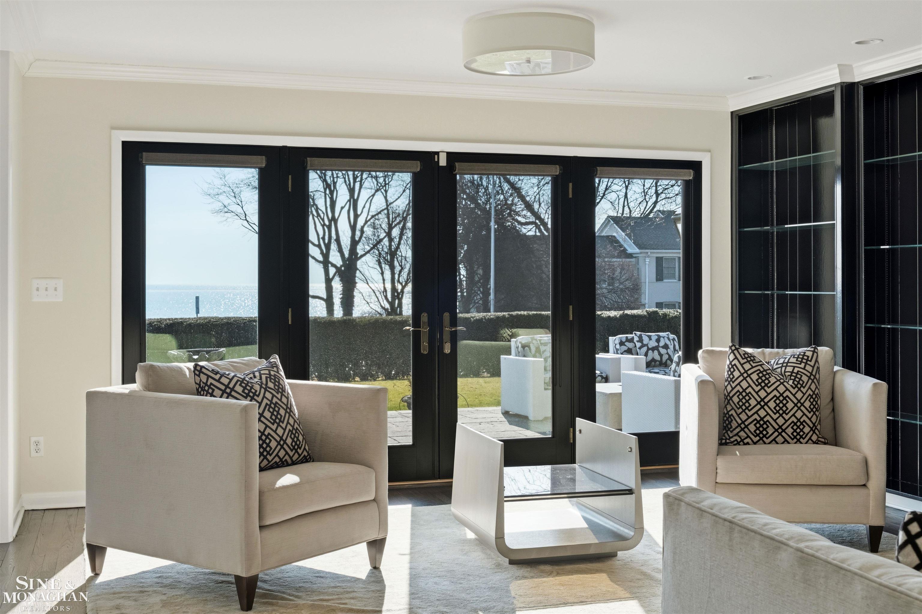 89 Lake Shore Road, Grosse Pointe Farms, MI, 48236