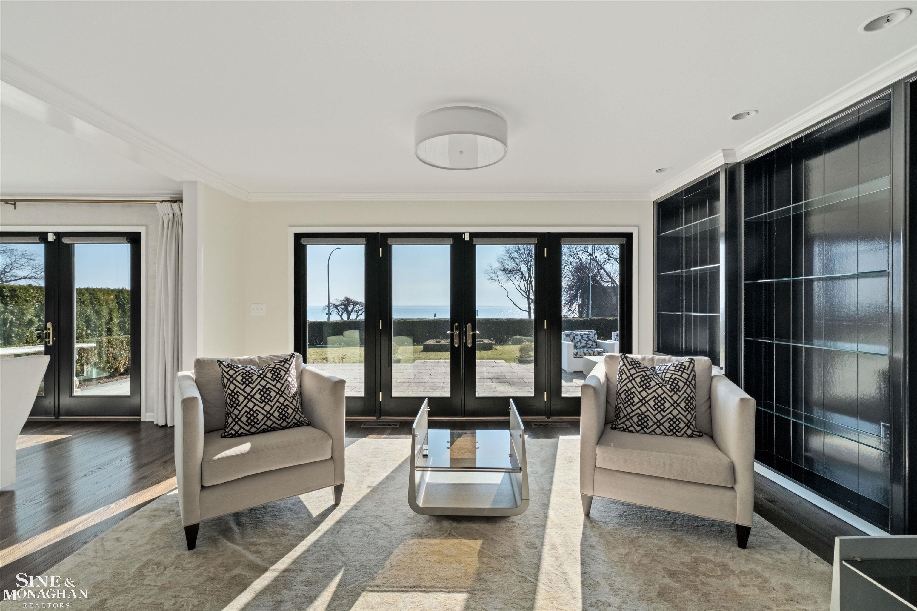 89 Lake Shore Road, Grosse Pointe Farms, MI, 48236