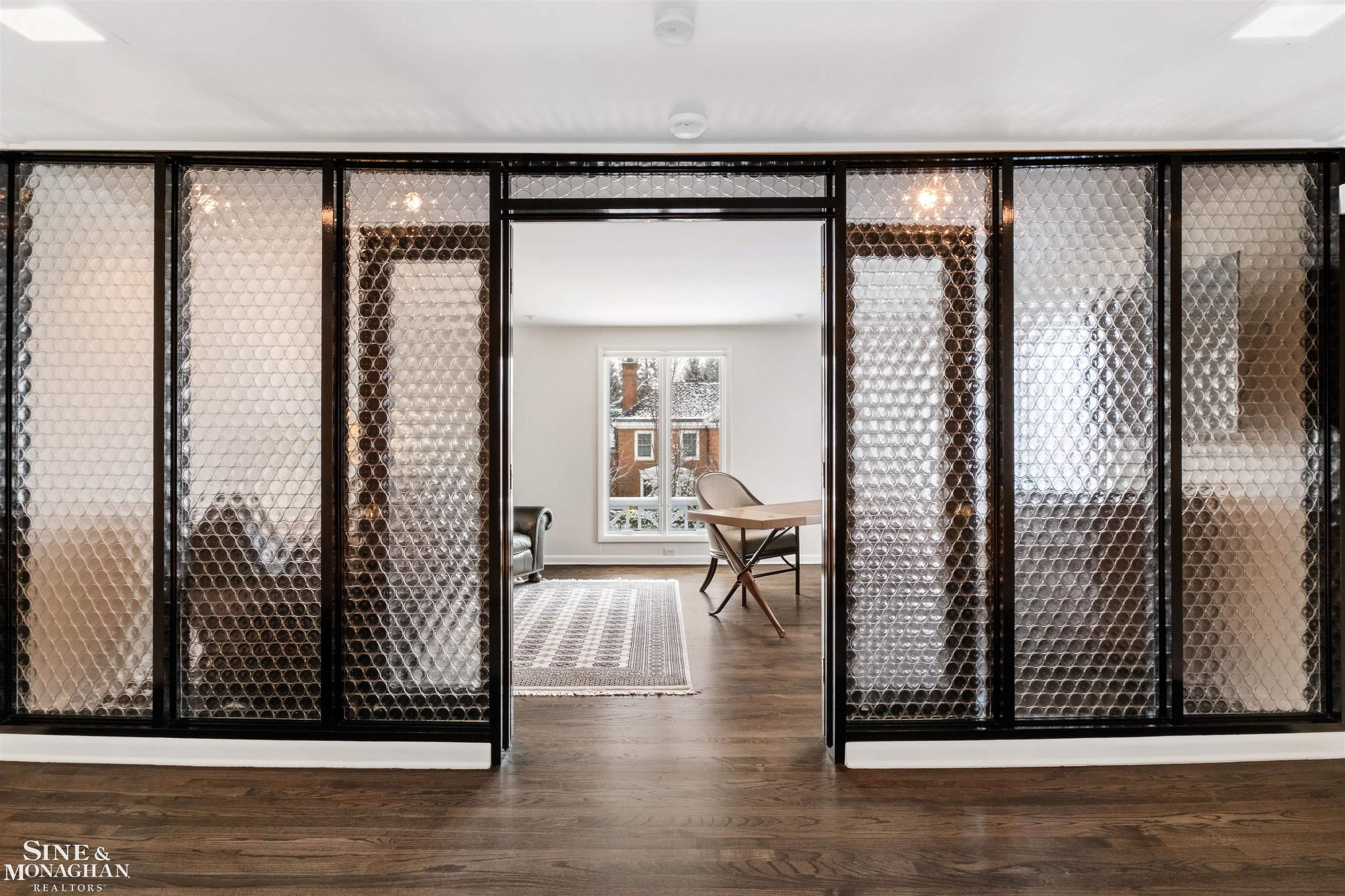 89 Lake Shore Road, Grosse Pointe Farms, MI, 48236