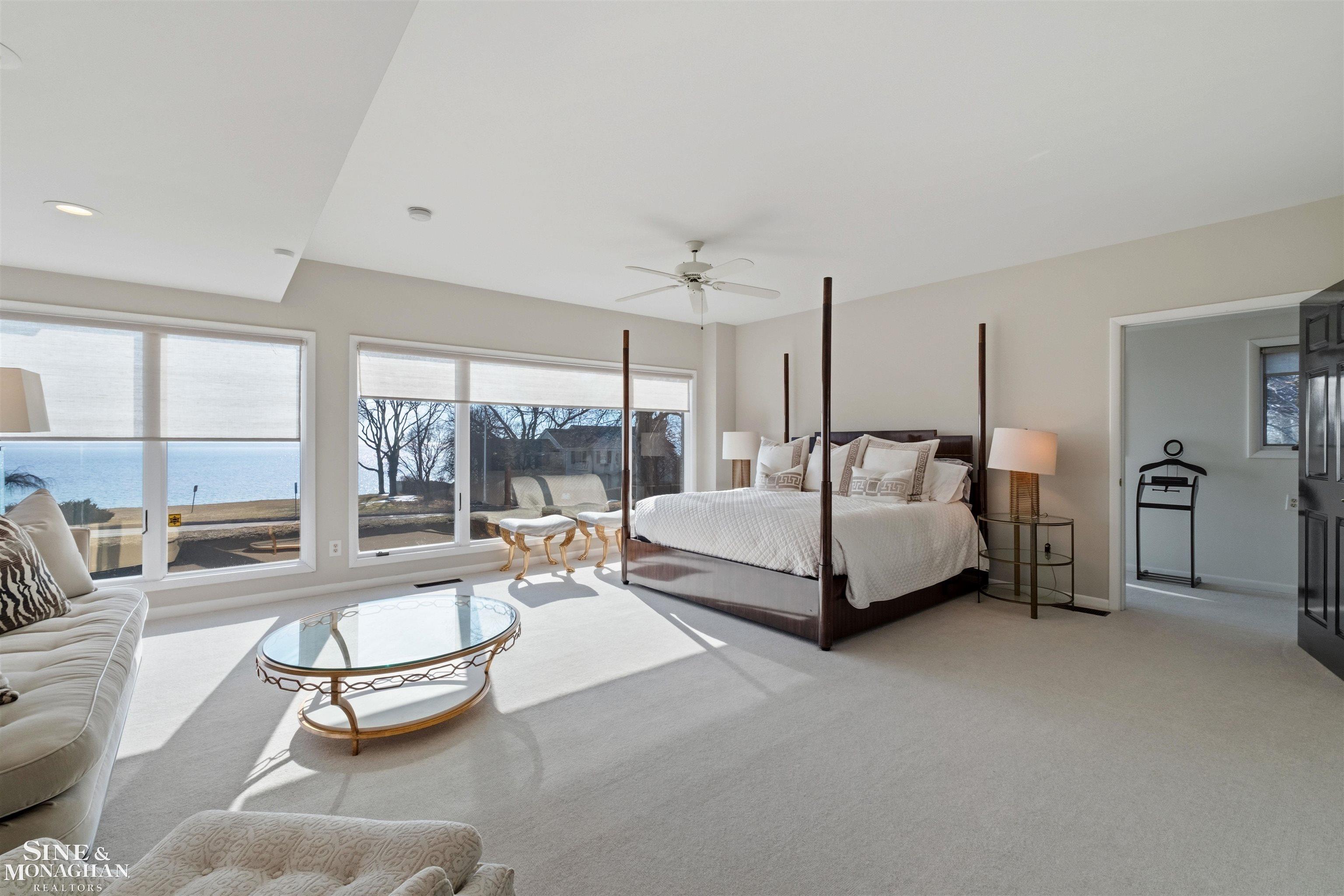 89 Lake Shore Road, Grosse Pointe Farms, MI, 48236