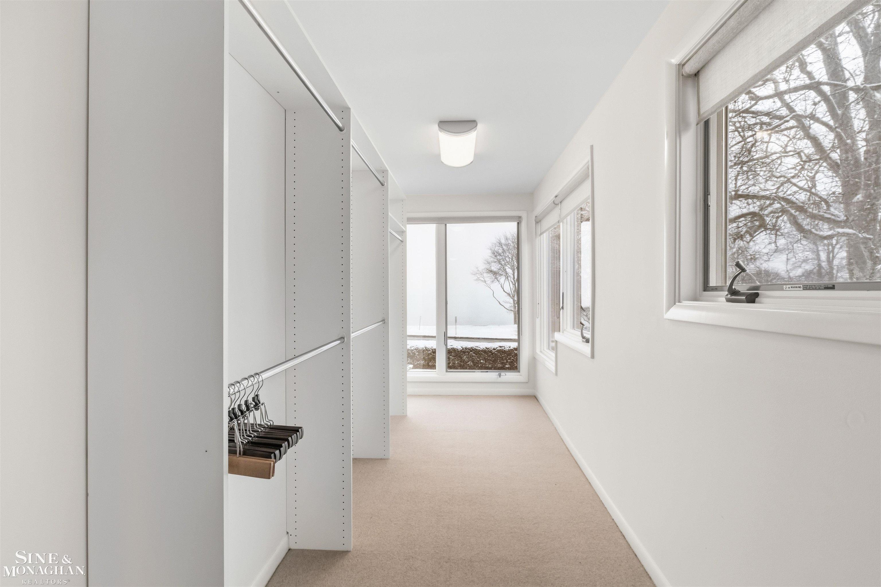 89 Lake Shore Road, Grosse Pointe Farms, MI, 48236