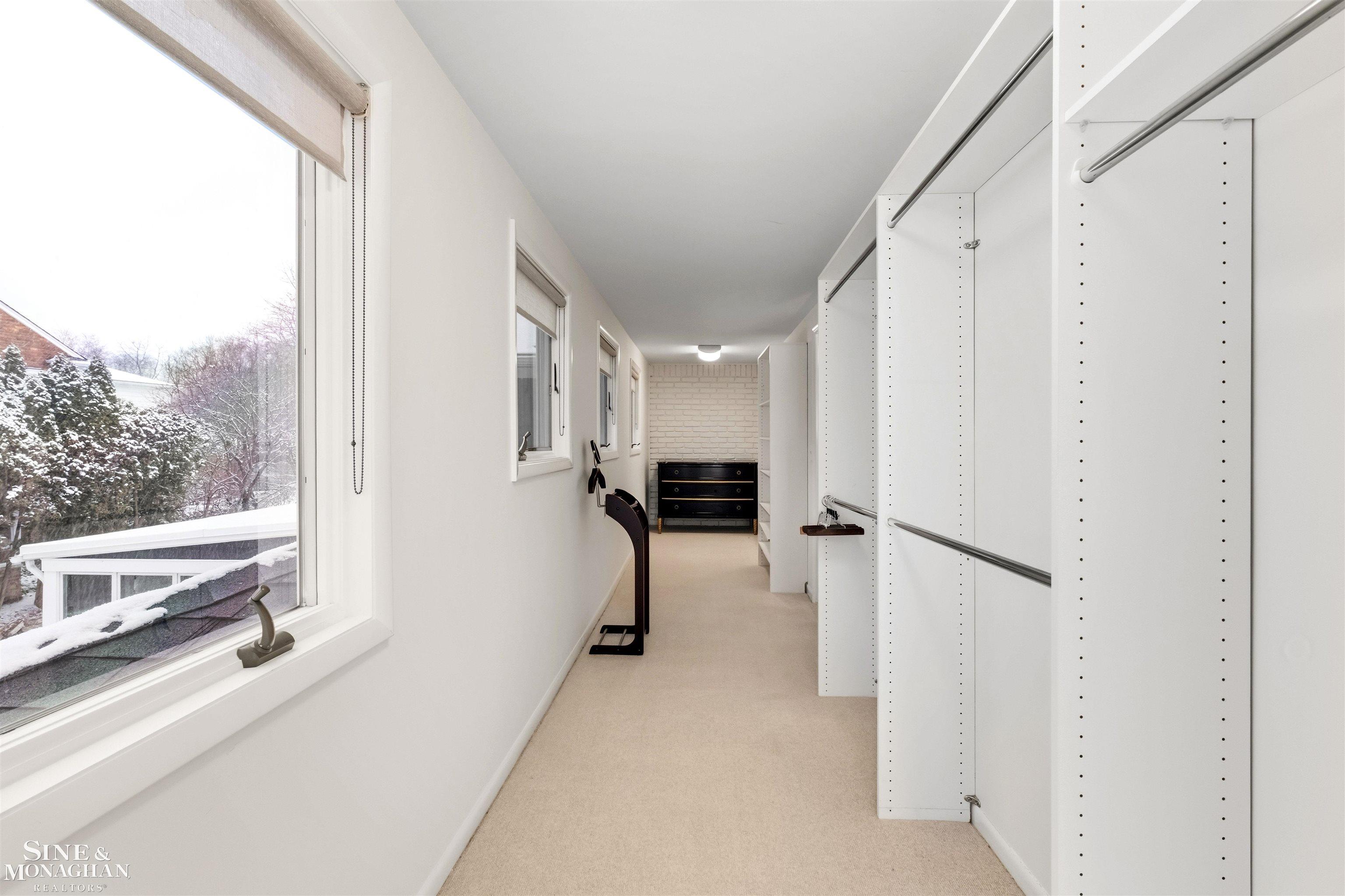 89 Lake Shore Road, Grosse Pointe Farms, MI, 48236