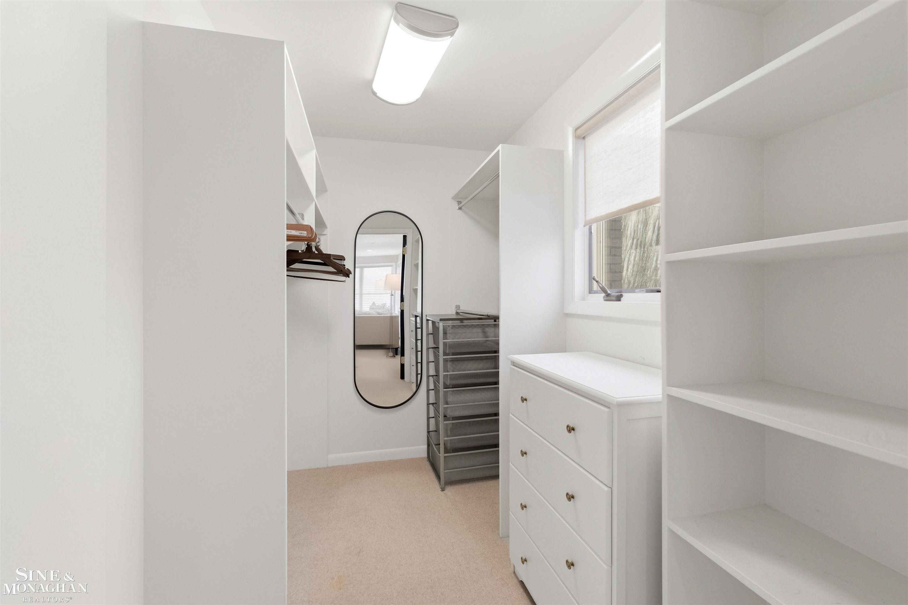 89 Lake Shore Road, Grosse Pointe Farms, MI, 48236