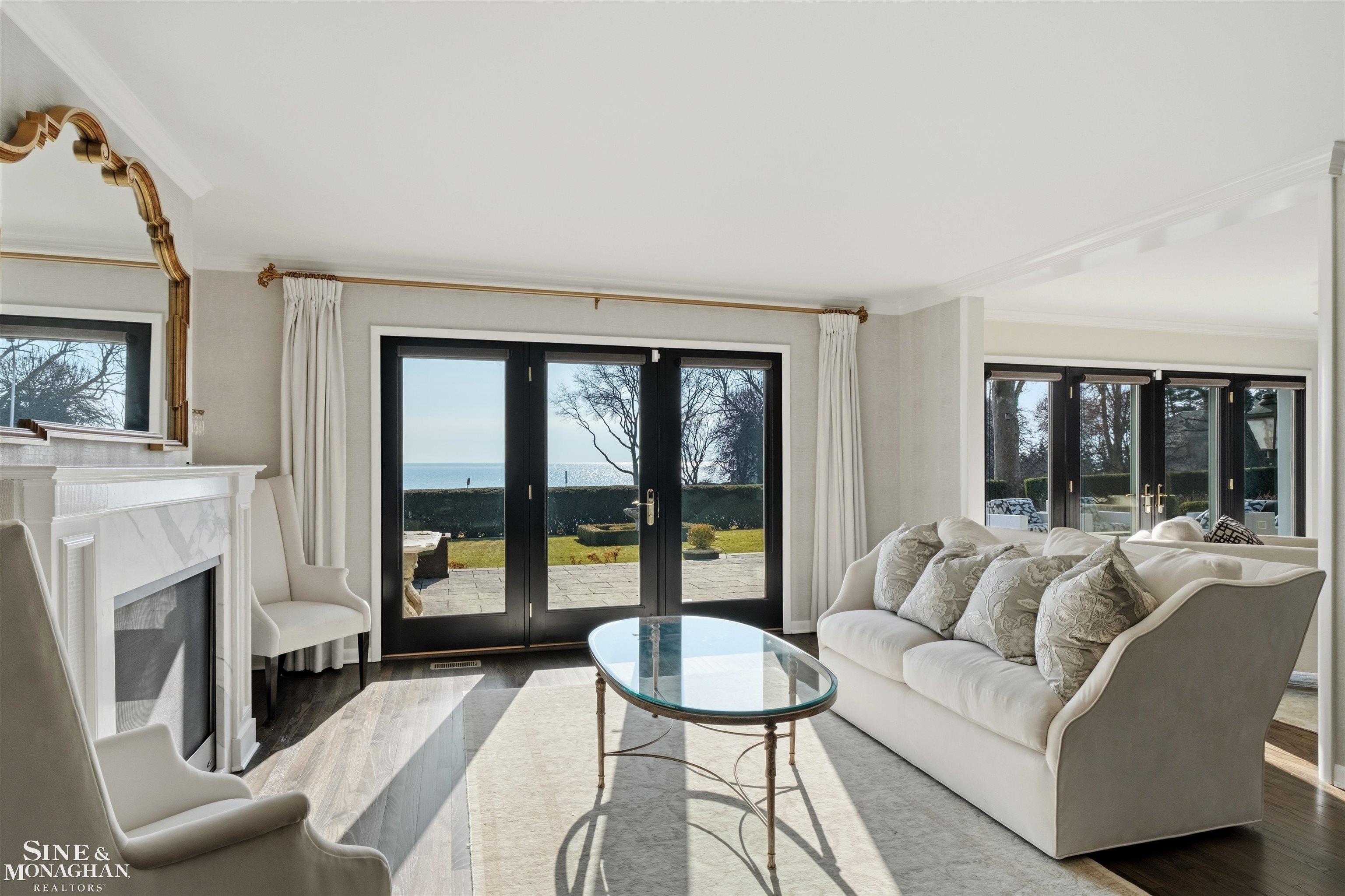 89 Lake Shore Road, Grosse Pointe Farms, MI, 48236