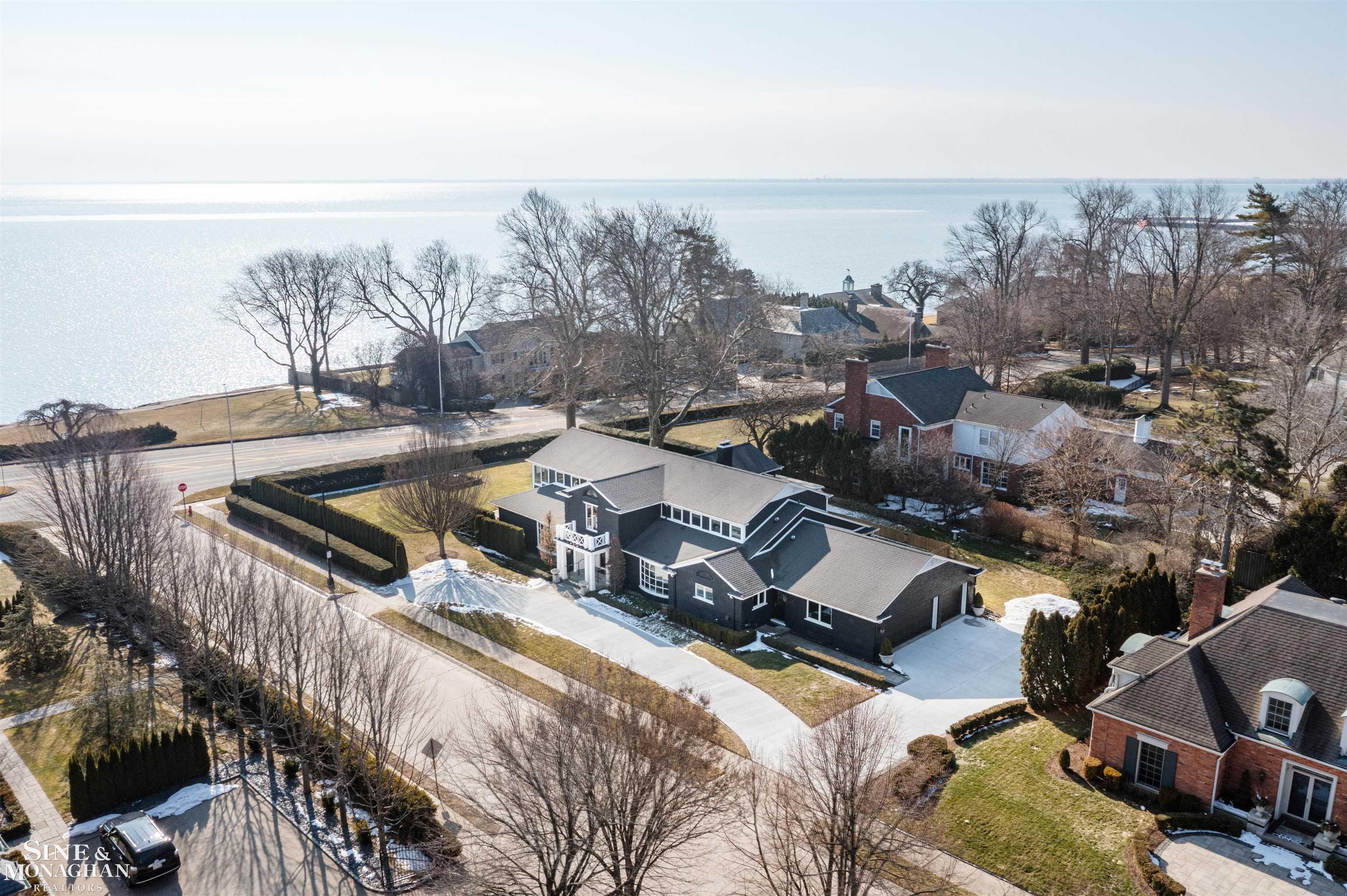 89 Lake Shore Road, Grosse Pointe Farms, MI, 48236