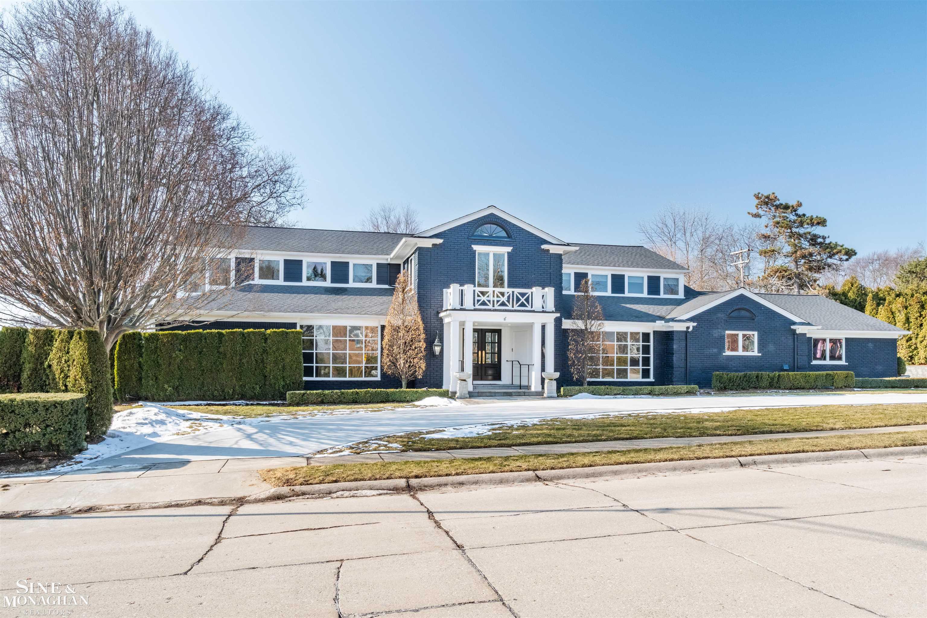 89 Lake Shore Road, Grosse Pointe Farms, MI, 48236