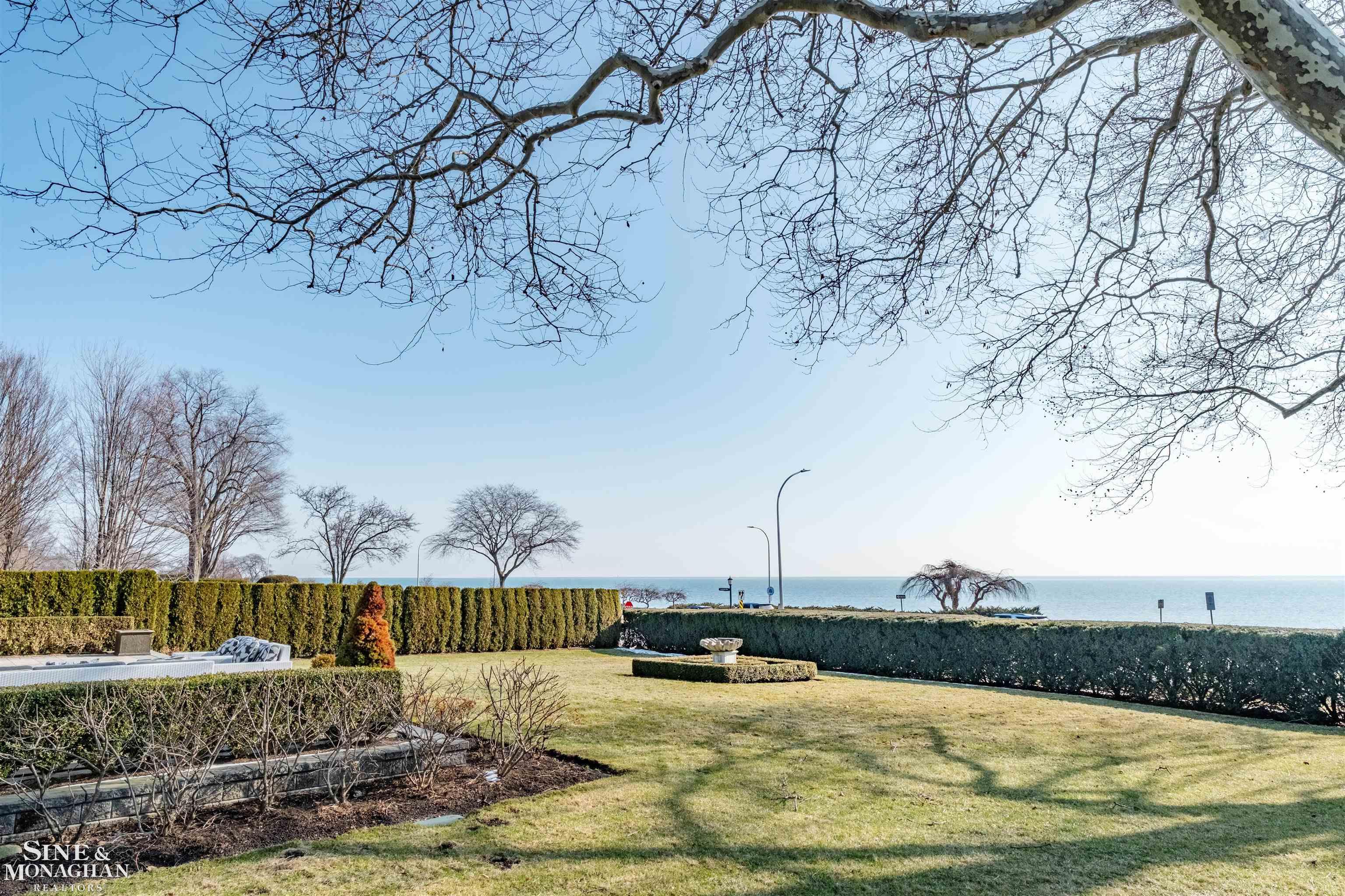 89 Lake Shore Road, Grosse Pointe Farms, MI, 48236