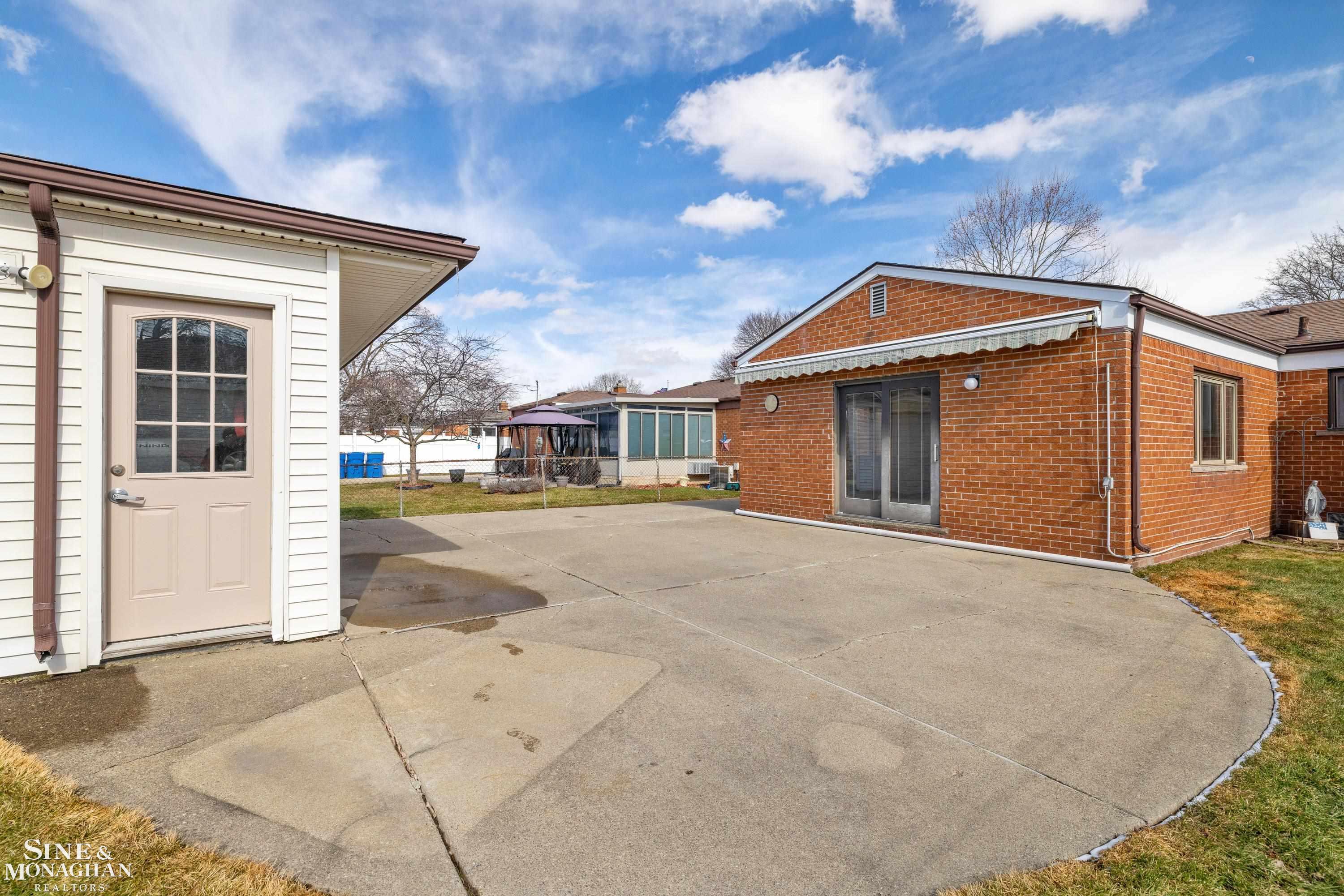 32549 Gloede Drive, Warren, MI, 48088