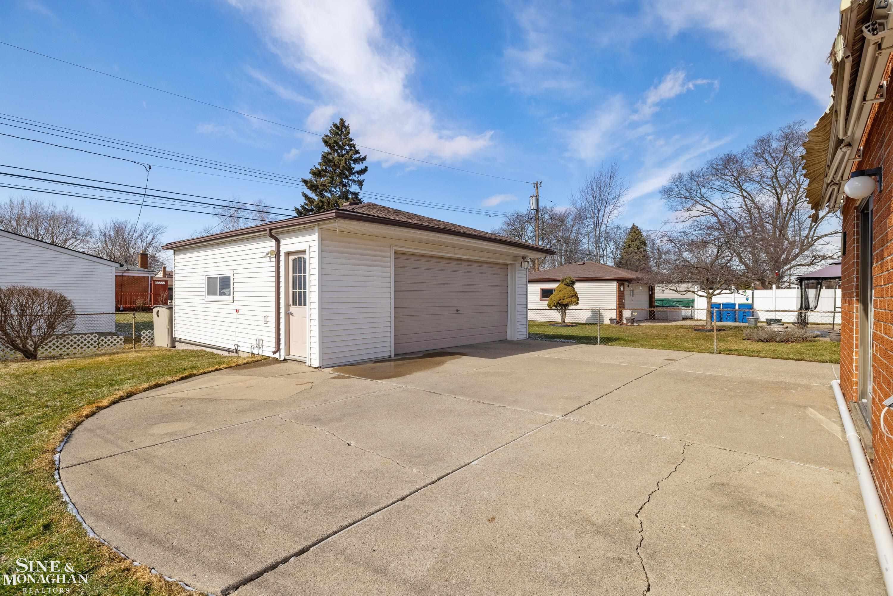 32549 Gloede Drive, Warren, MI, 48088