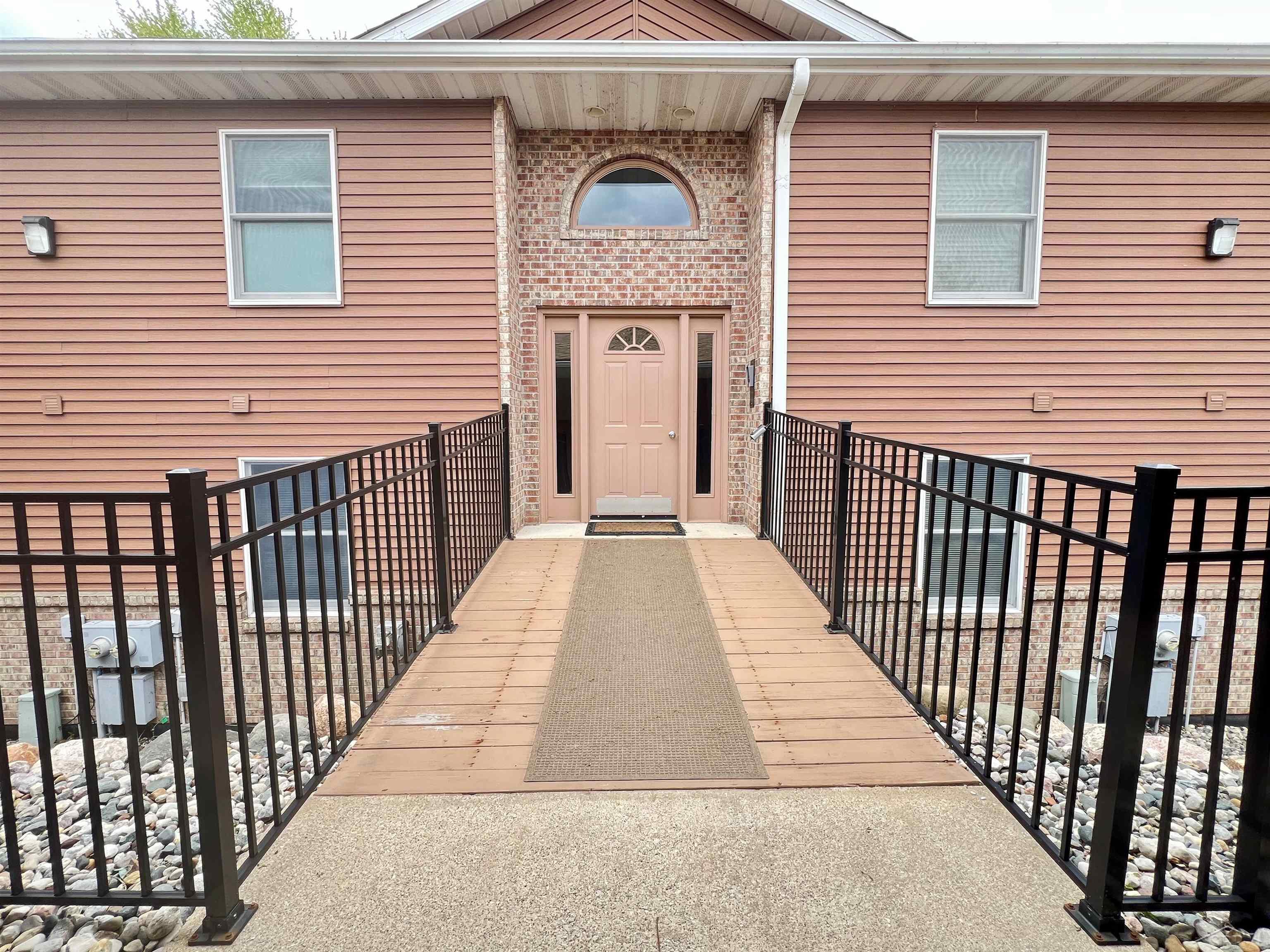 8233 Midland Road, Freeland, MI, 48623