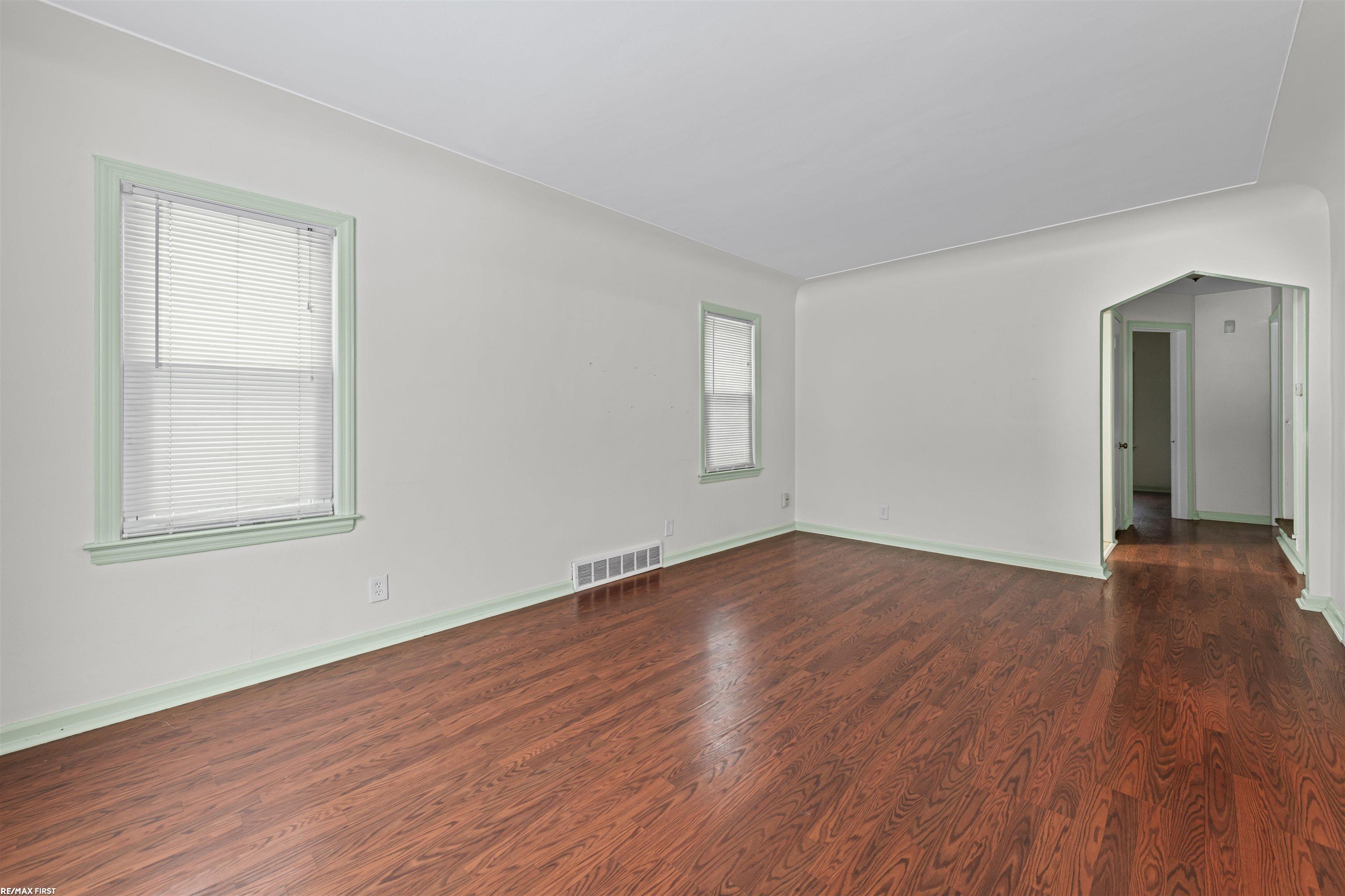 22844 Oakwood Avenue, Eastpointe, MI, 48021