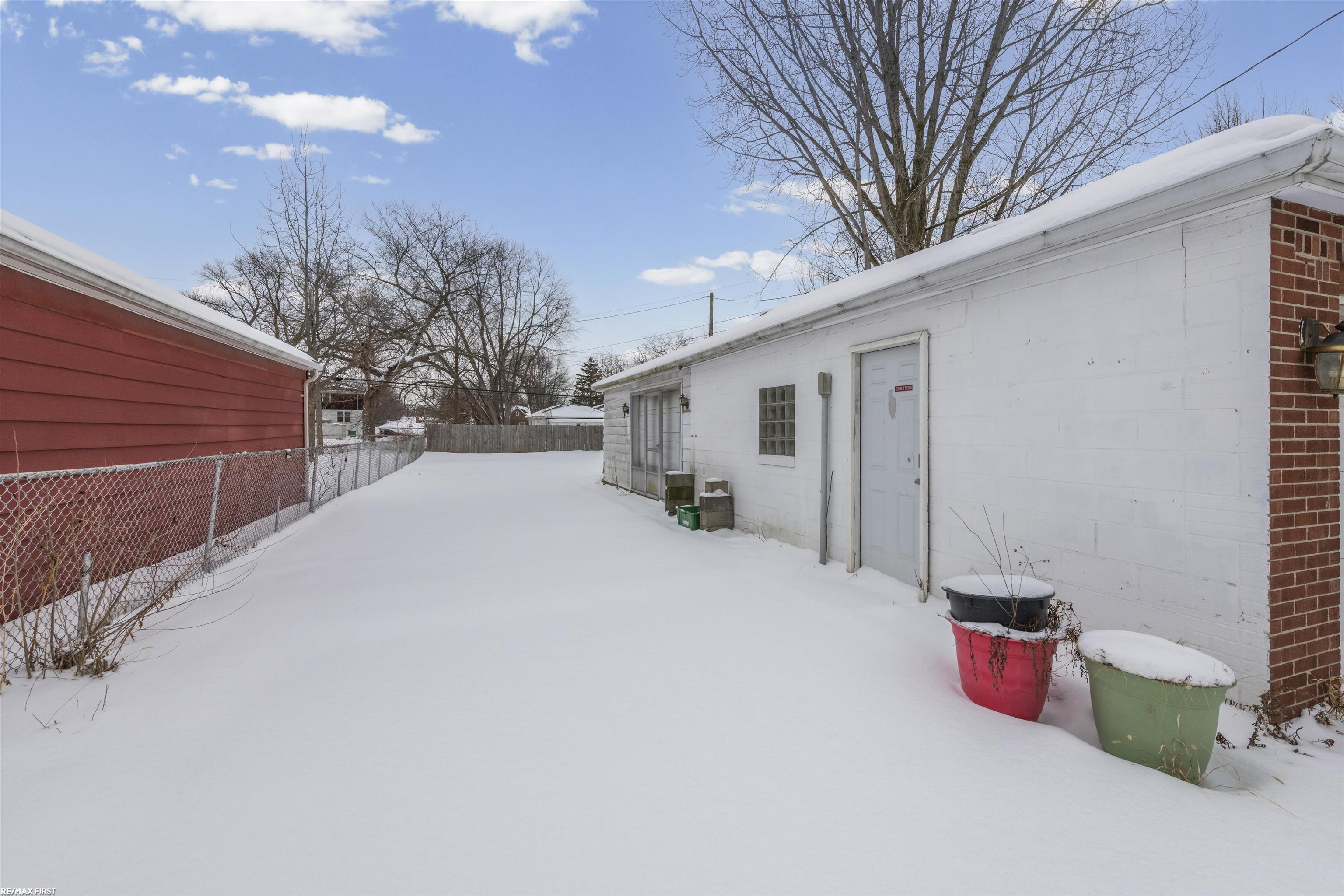 22844 Oakwood Avenue, Eastpointe, MI, 48021