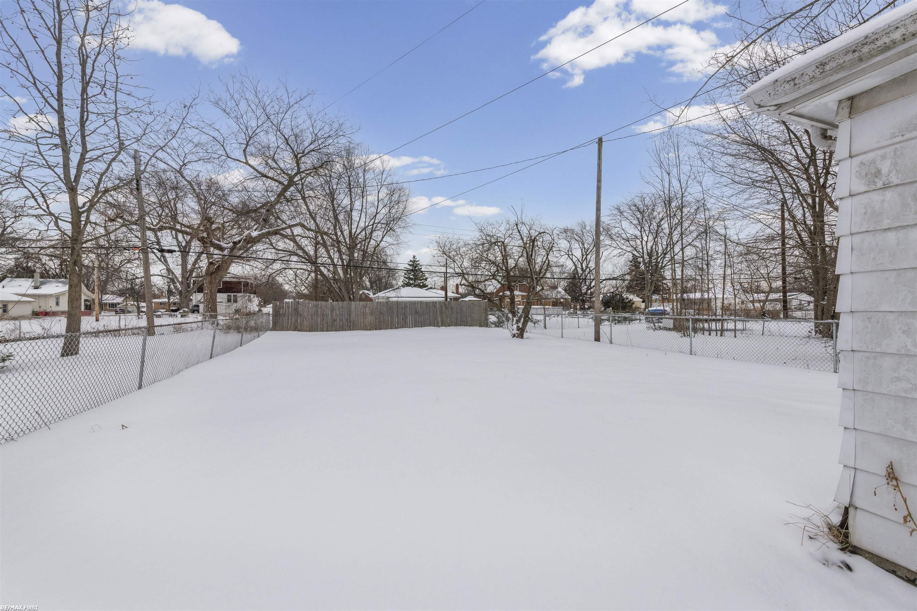 22844 Oakwood Avenue, Eastpointe, MI, 48021