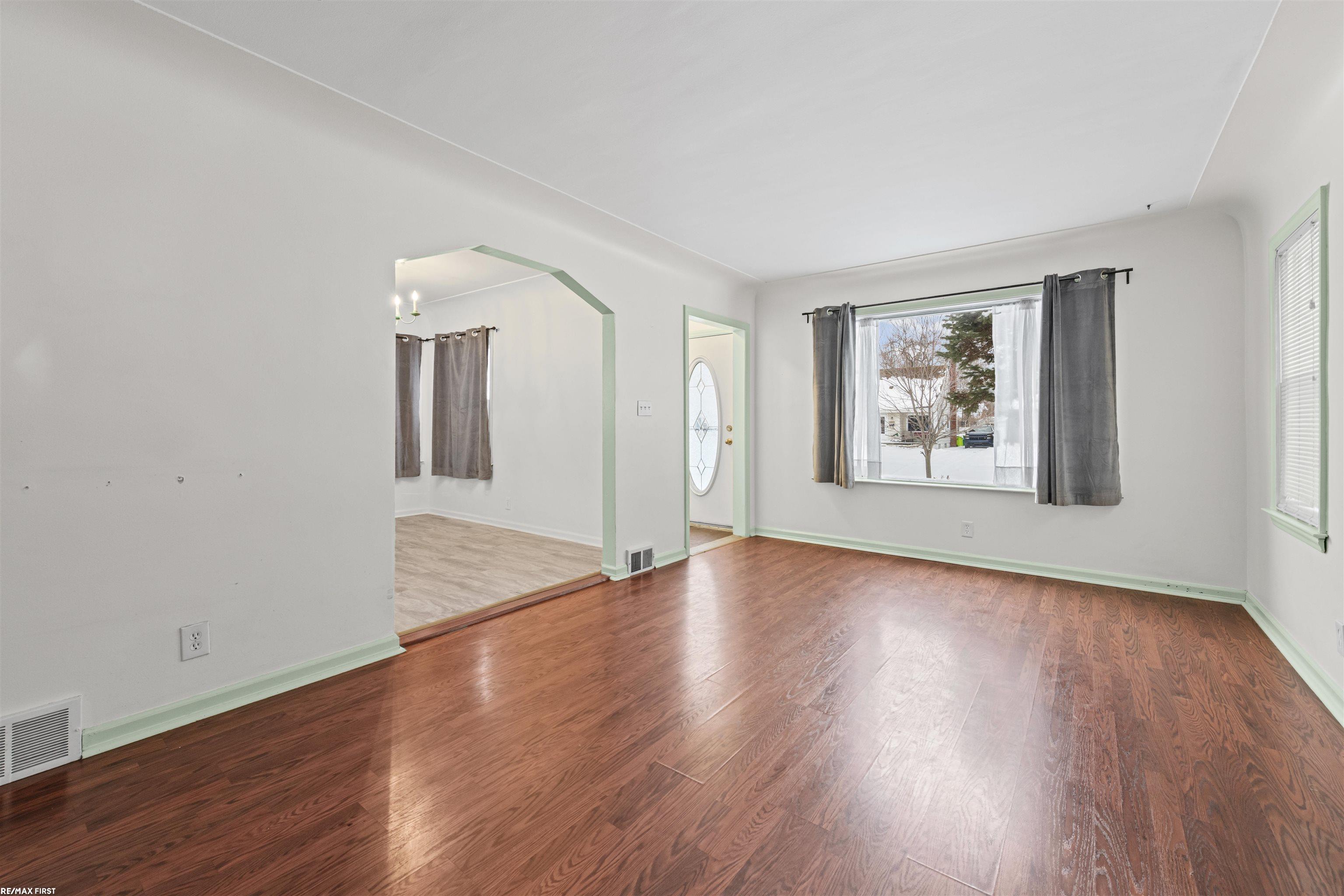 22844 Oakwood Avenue, Eastpointe, MI, 48021