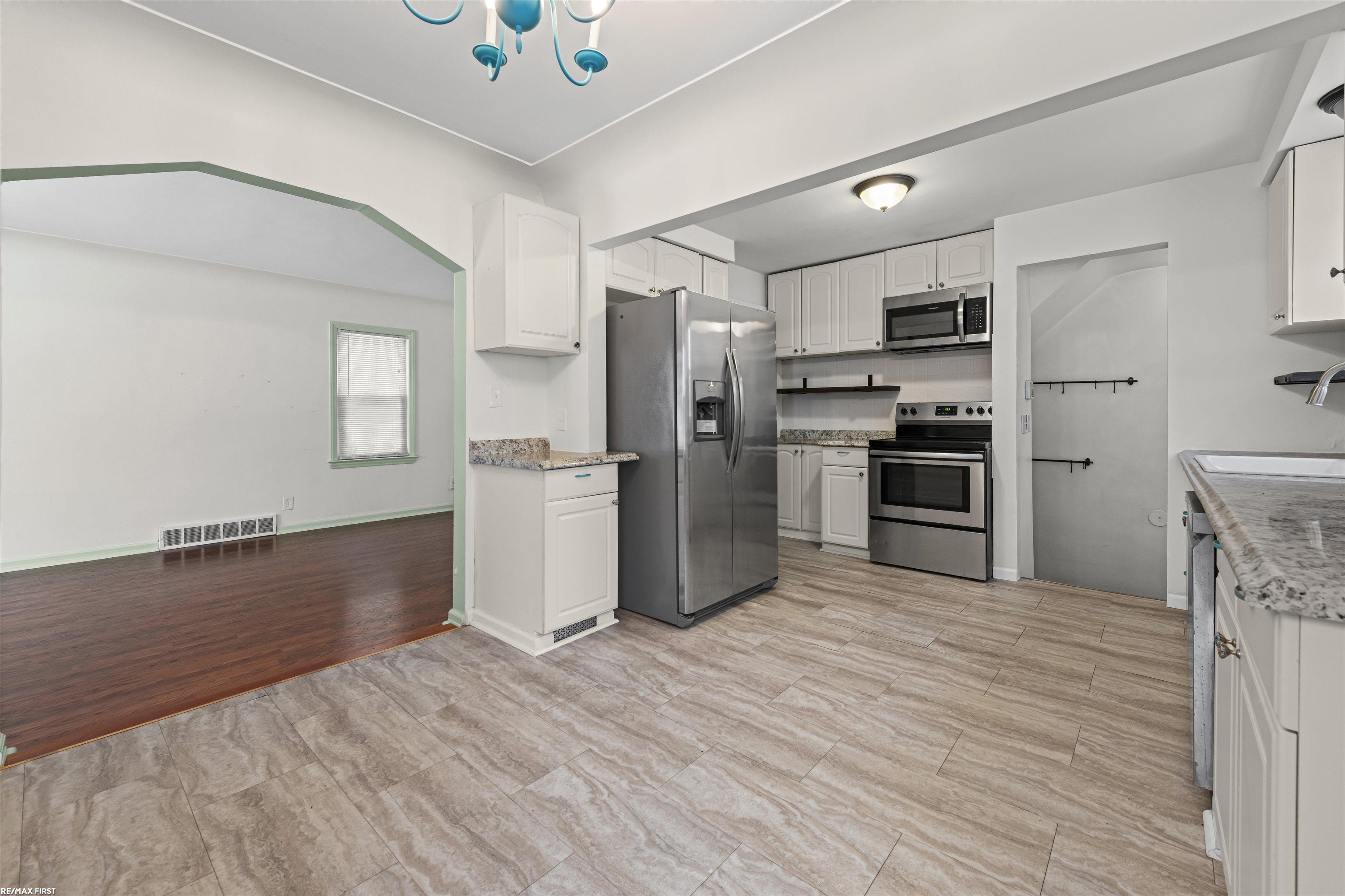 22844 Oakwood Avenue, Eastpointe, MI, 48021