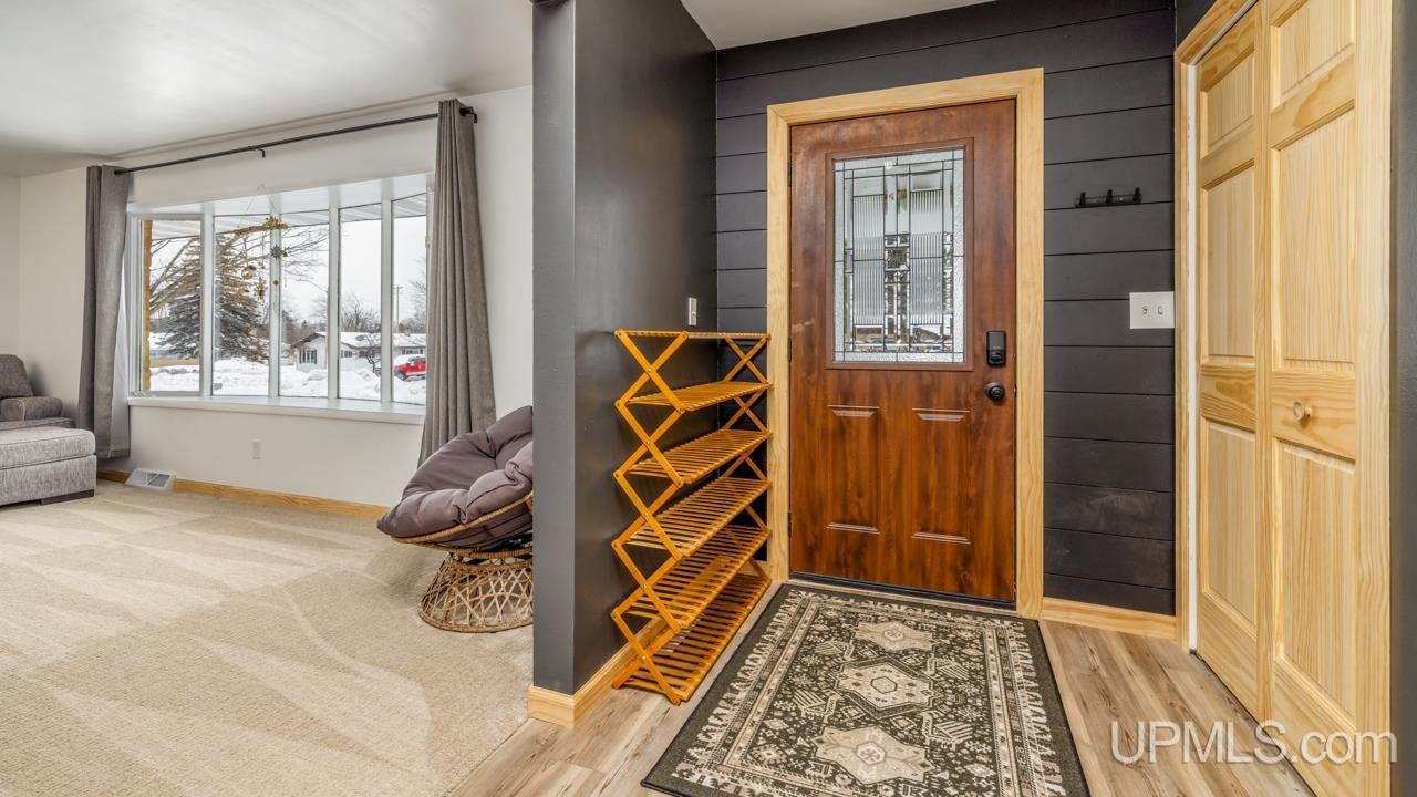 1108 Garfield Street, Niagara T-wi, WI, 54151