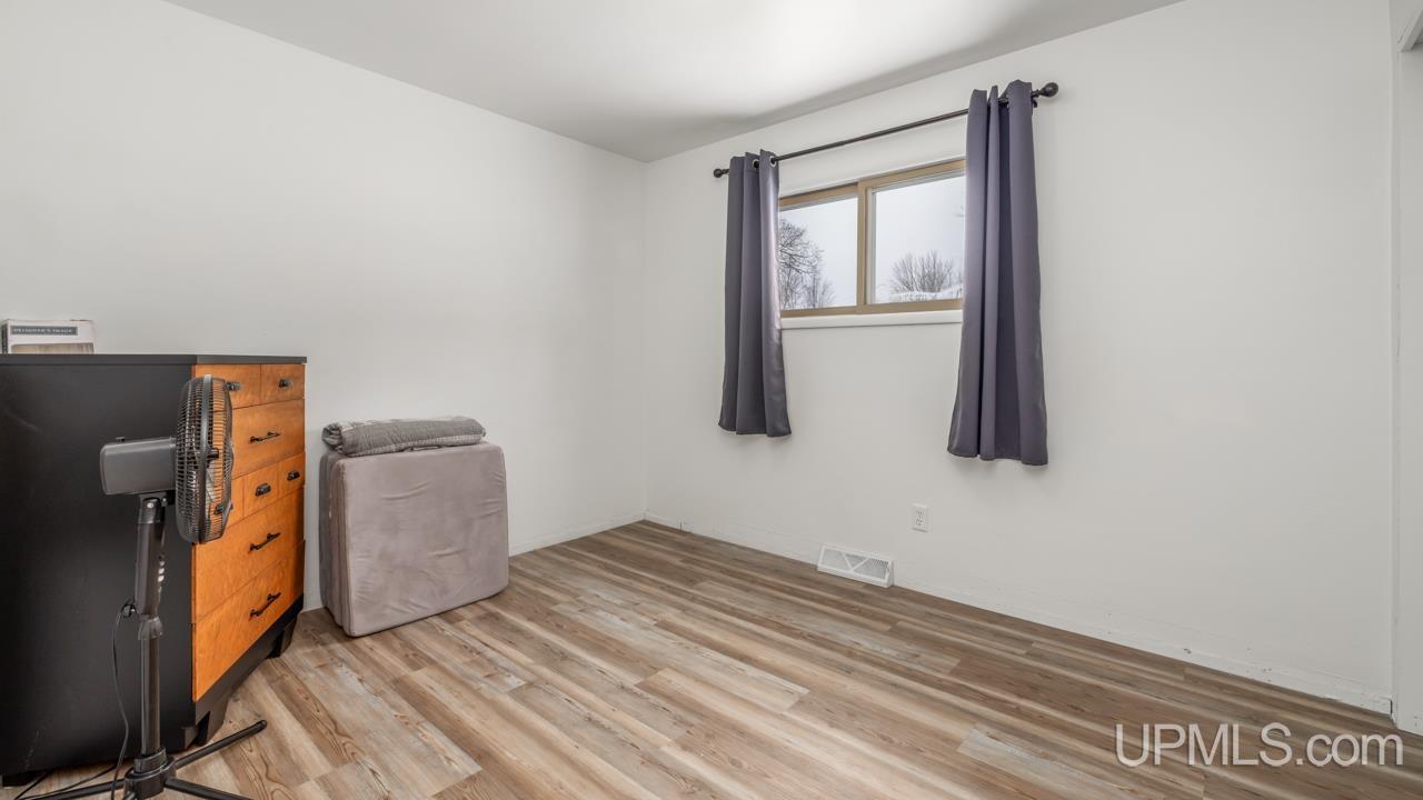 1108 Garfield Street, Niagara T-wi, WI, 54151