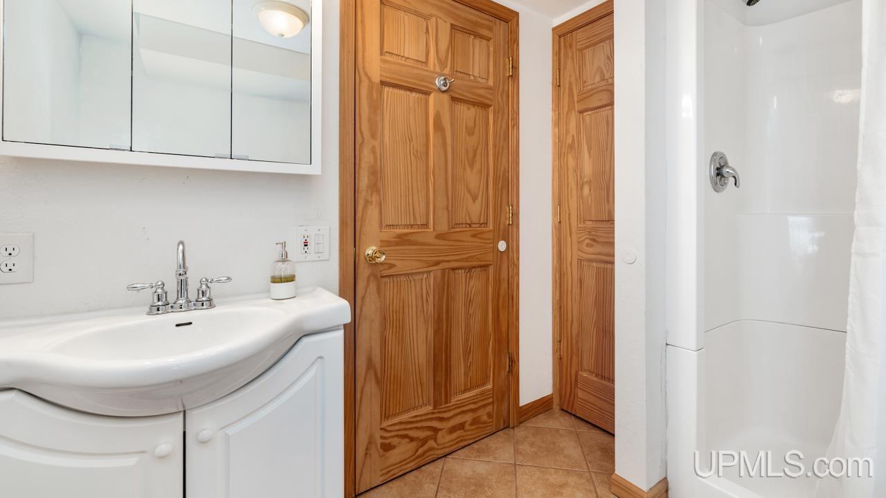 1108 Garfield Street, Niagara T-wi, WI, 54151