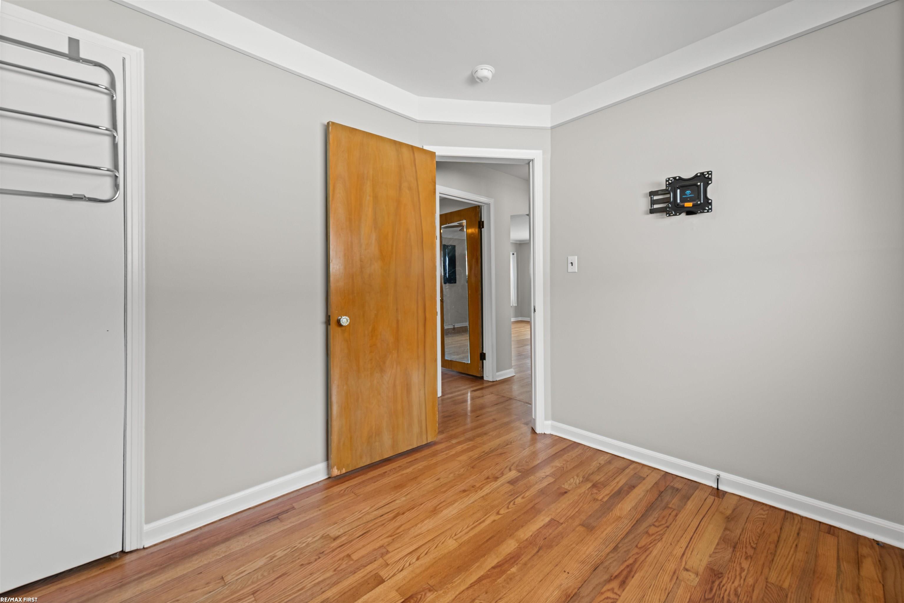 25208 Comfort Street, Center Line, MI, 48015