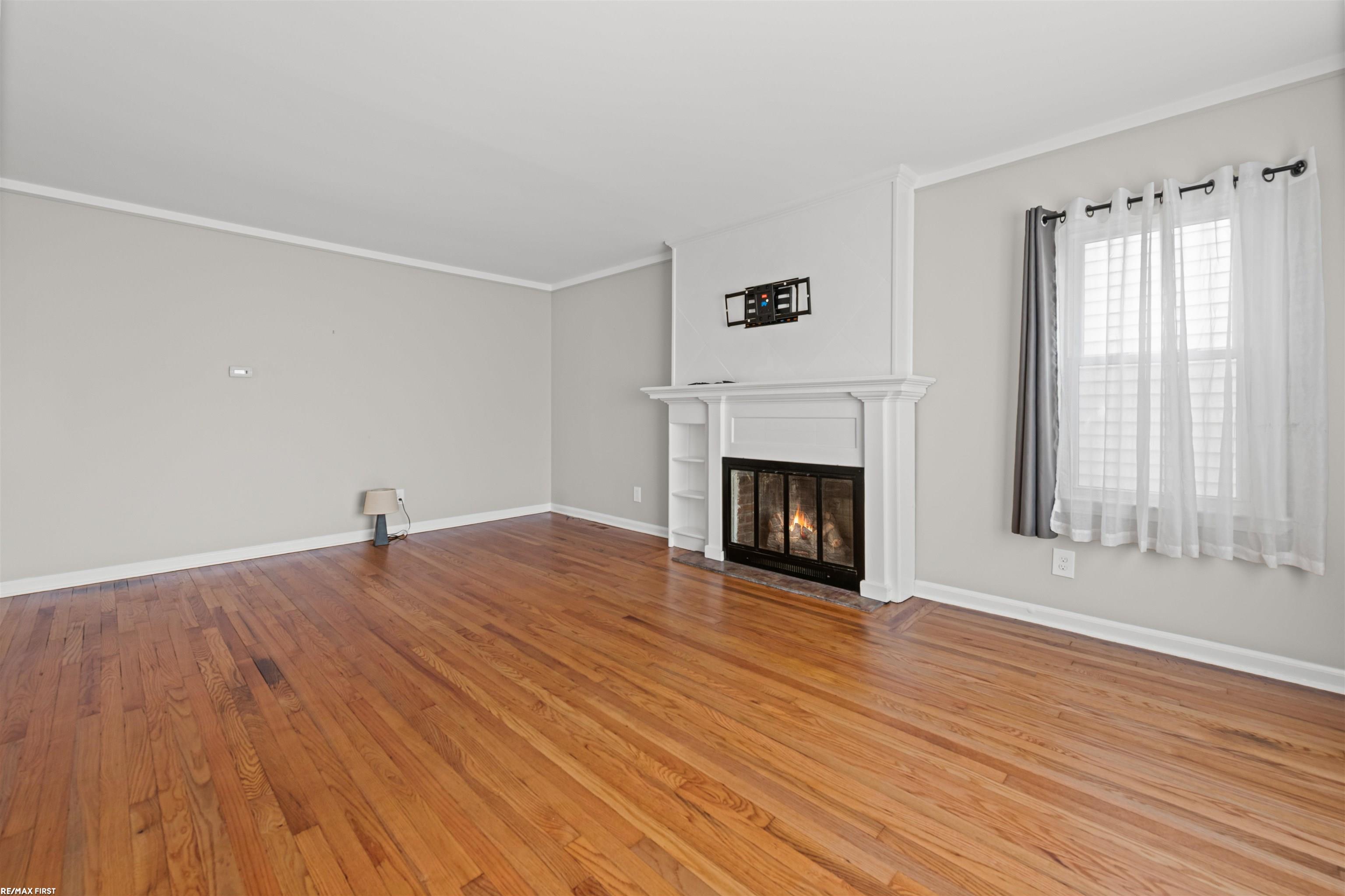 25208 Comfort Street, Center Line, MI, 48015