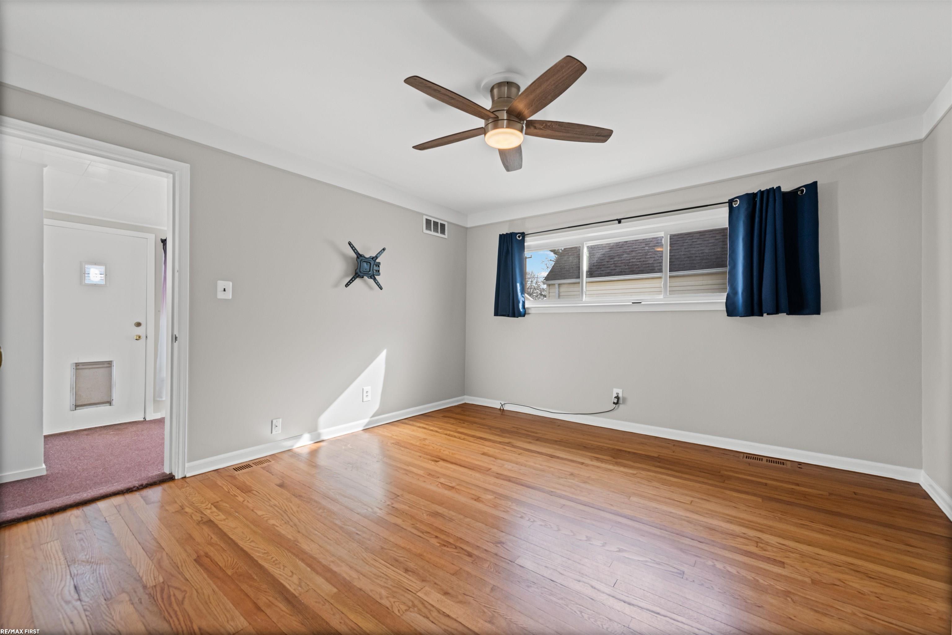 25208 Comfort Street, Center Line, MI, 48015