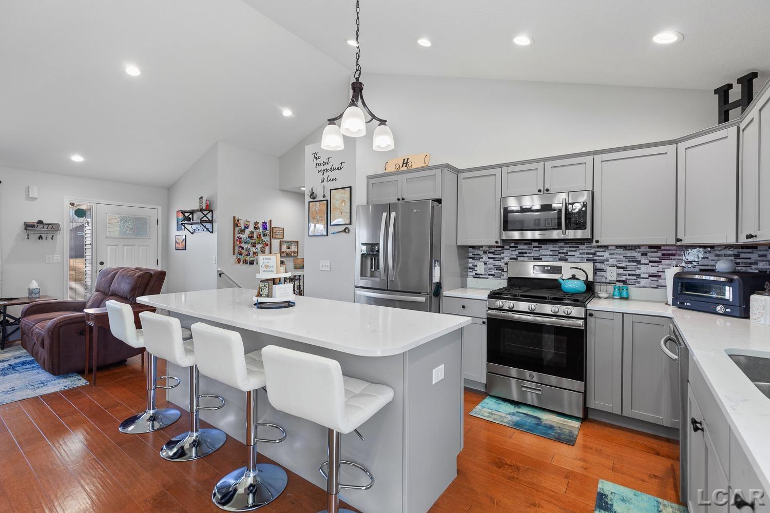 3153 Beaver Creek Ridge, Adrian, MI, 49221